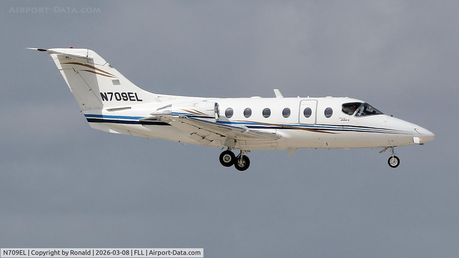 N709EL, 1992 Beech 400A Beechjet, c/n RK-52, at fll