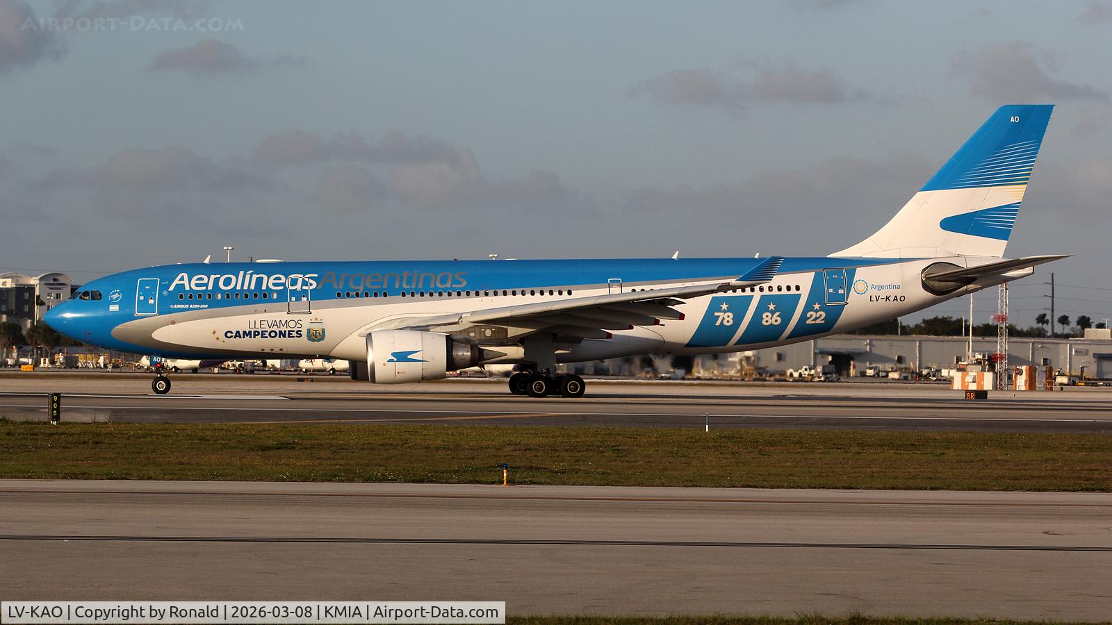 LV-KAO, 2008 Airbus A330-202, c/n 0899, at mia