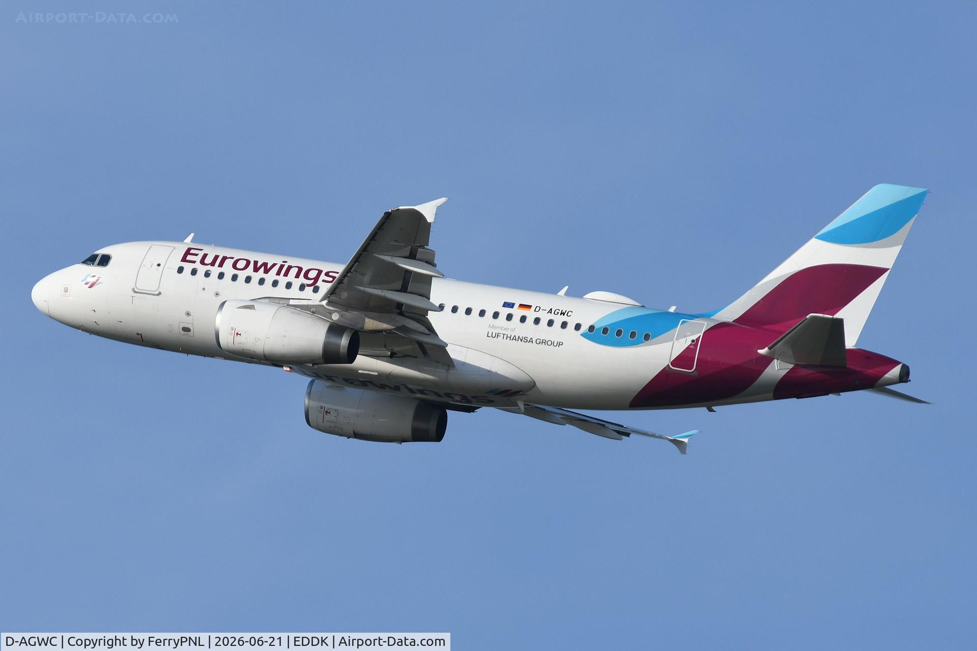 D-AGWC, 2006 Airbus A319-132, c/n 2976, Eurowings A319 lifting-off