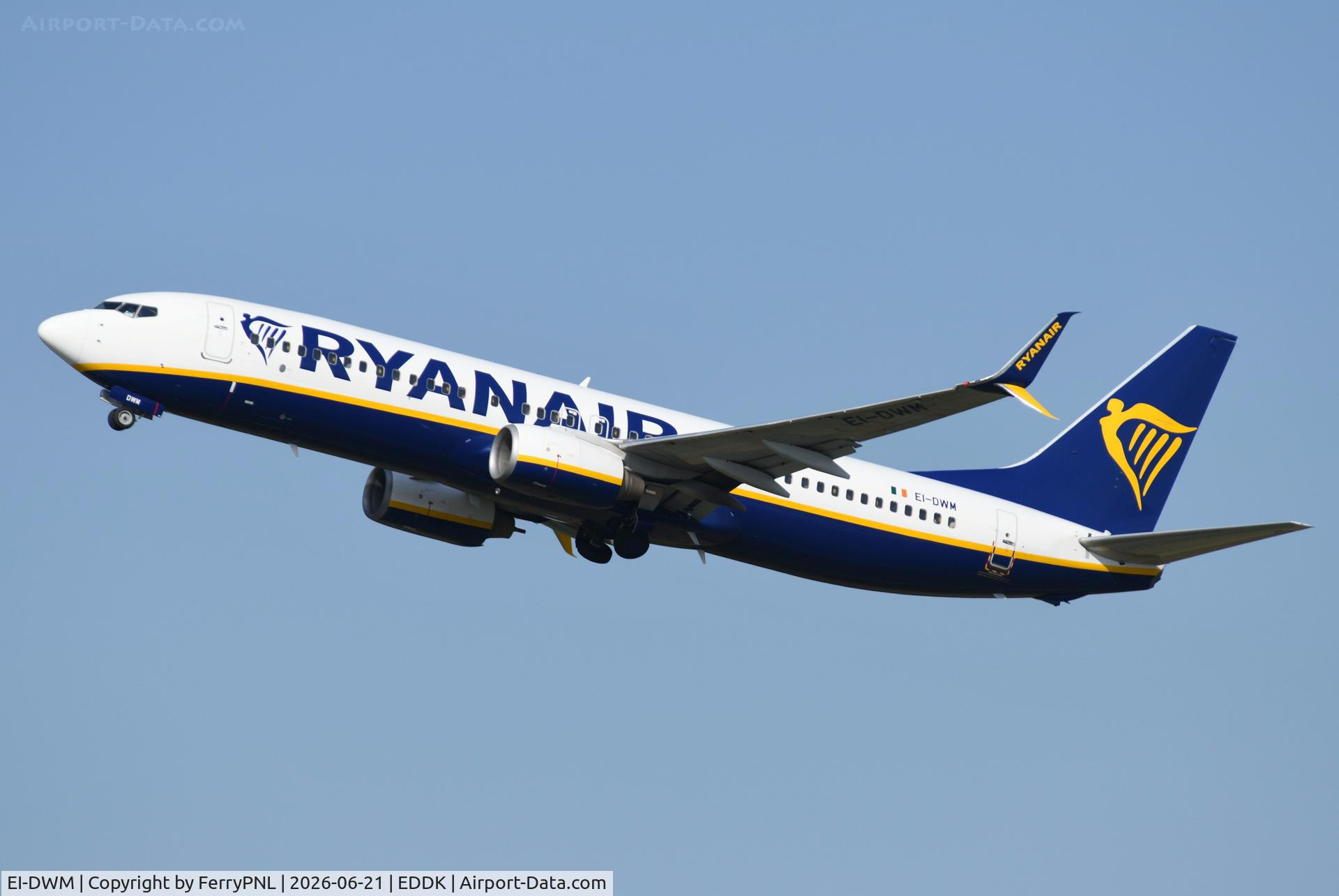 EI-DWM, 2007 Boeing 737-8AS, c/n 36080 l/n 2430, Departure of Ryanair B738