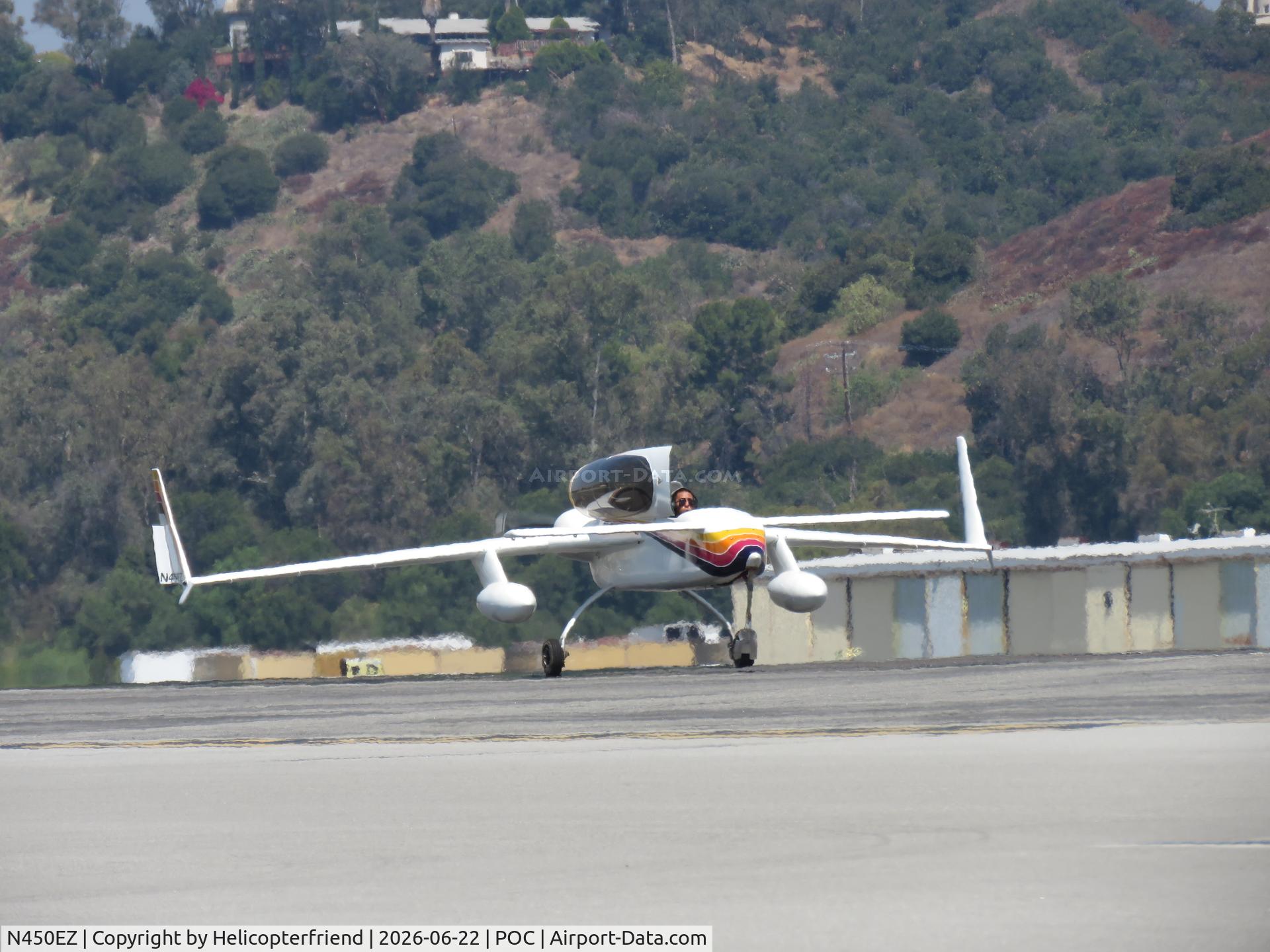 N450EZ, 1984 Rutan VariEze, c/n 2165, On taxiway Sierra