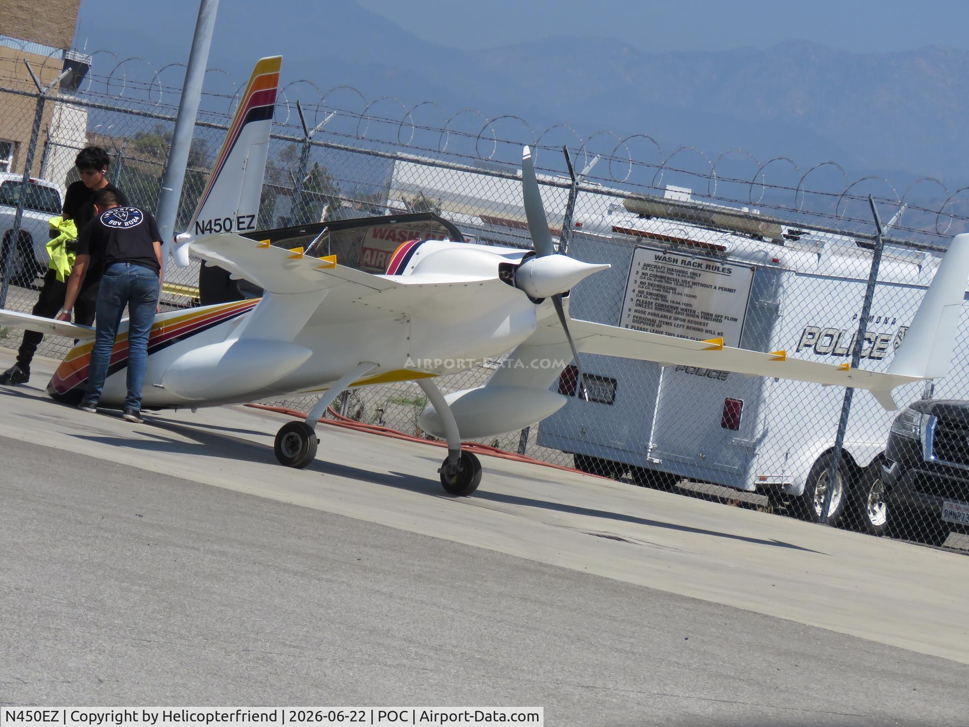 N450EZ, 1984 Rutan VariEze, c/n 2165, Kneeling and waiting to be washed