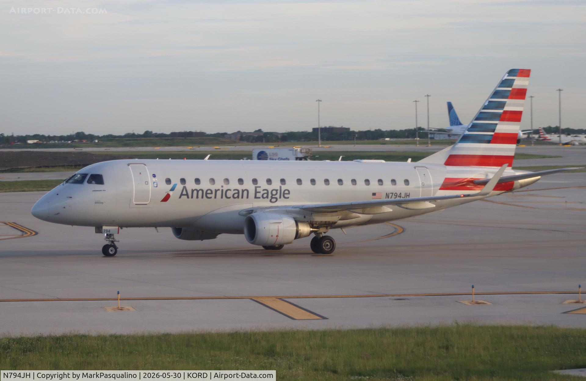 N794JH, 2005 Embraer 170LR (ERJ-170-100SE), c/n 17000066, ERJ-170-100SE
