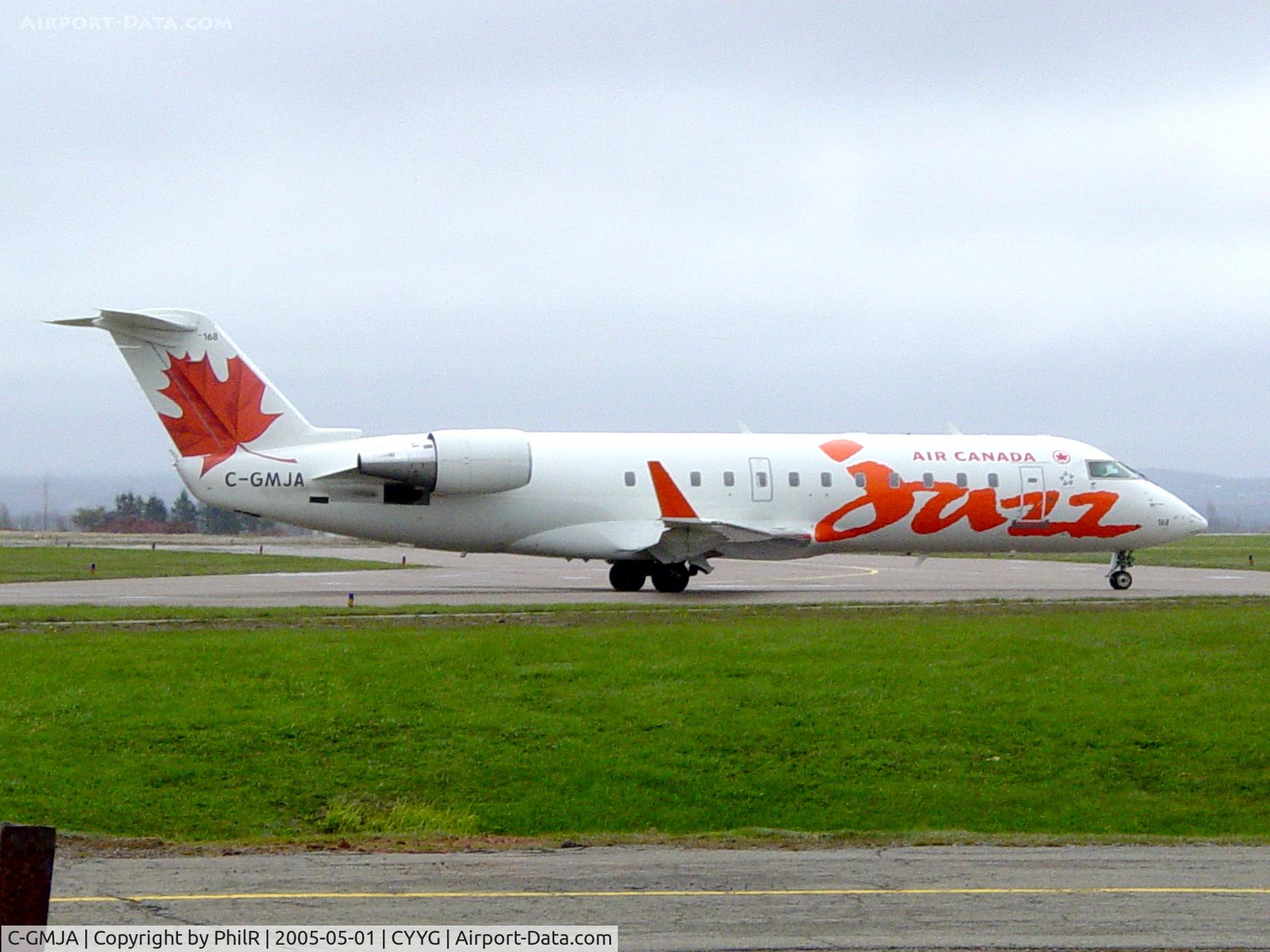 C-GMJA, 2004 Bombardier CRJ-200ER (CL-600-2B19), c/n 8003, C-GMJA 1999 CRJ200 Air Canada Jazz Charlottetown 

