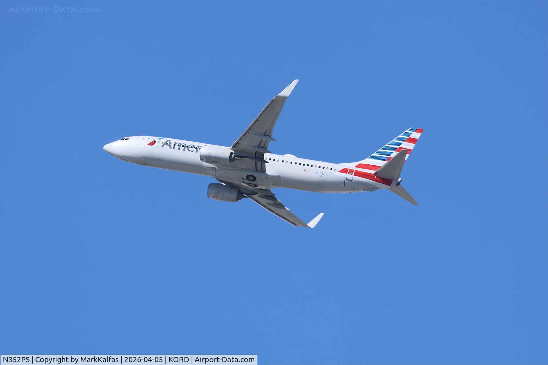 N352PS, 2017 Boeing 737-823, c/n 33256 l/n 6596, B738 American Boeing 737-823, N352PS departing 27L KORD