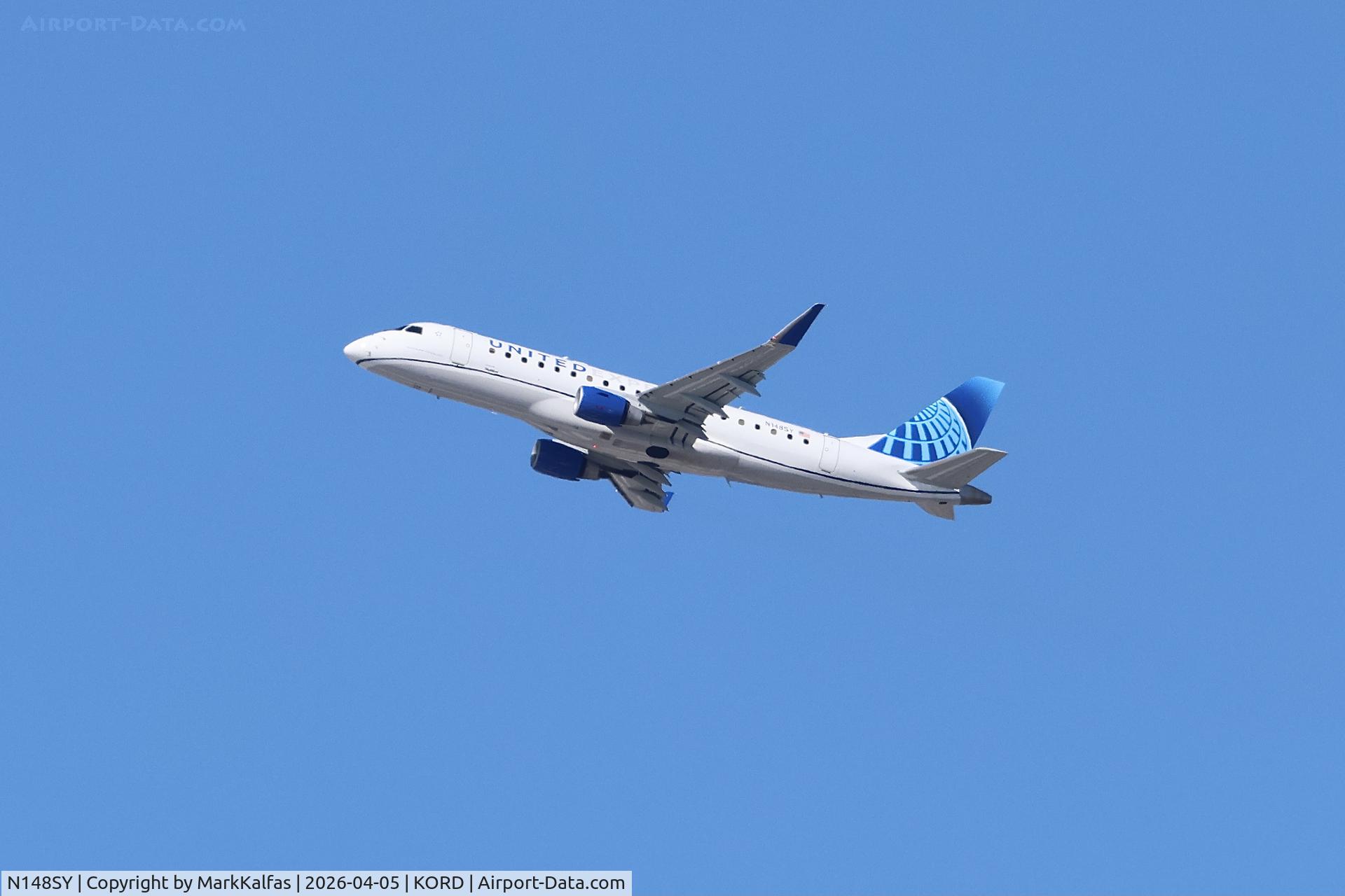 N148SY, 2015 Embraer 175LR (ERJ-170-200LR), c/n 17000492, E75L SkyWest / United Express Embraer 175L, N148SY departing 27L KORD
