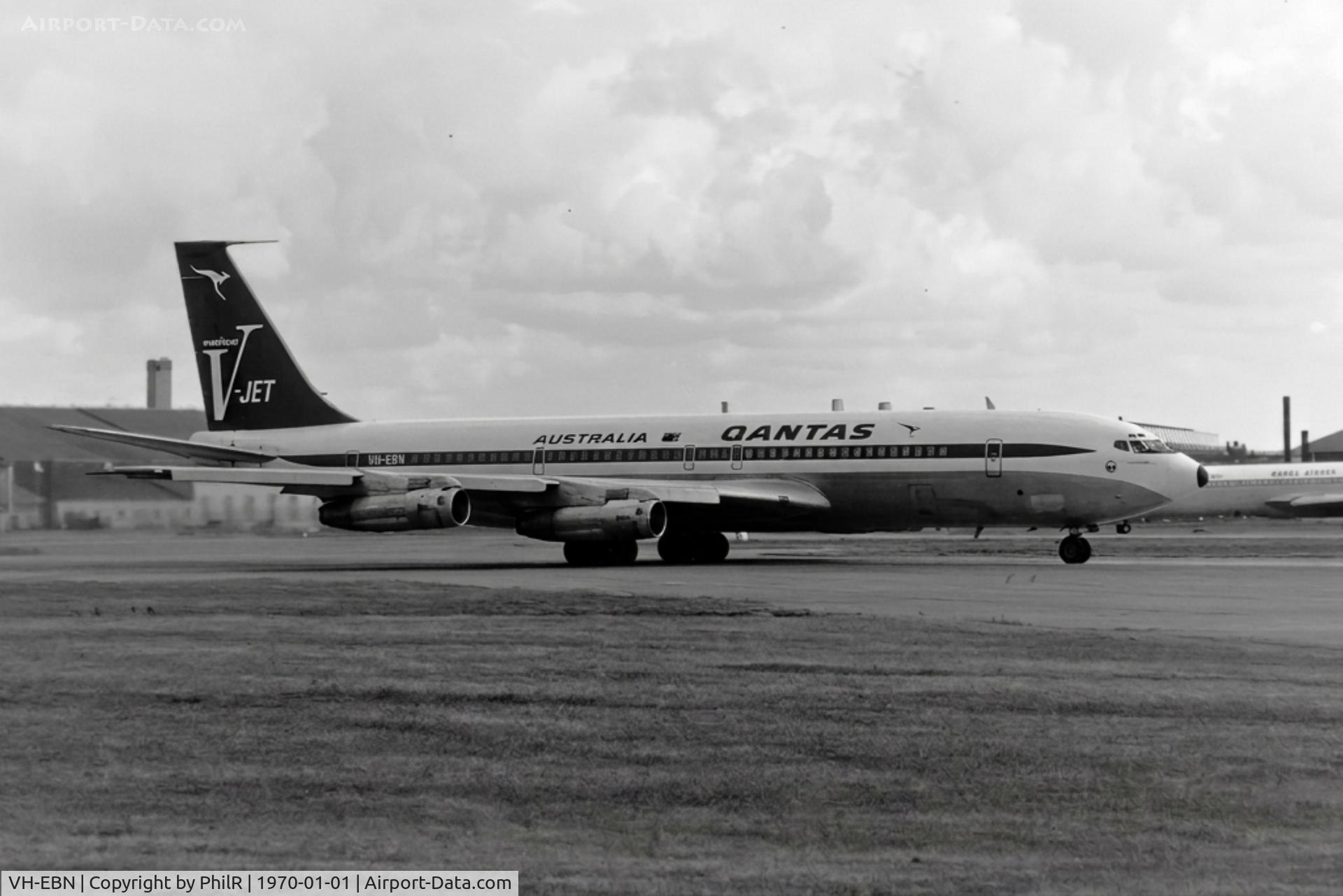 VH-EBN, 1965 Boeing 707-338C, c/n 18808, VH-EBN 1965 B707-338C QANTAS LHR 1970.jpg
