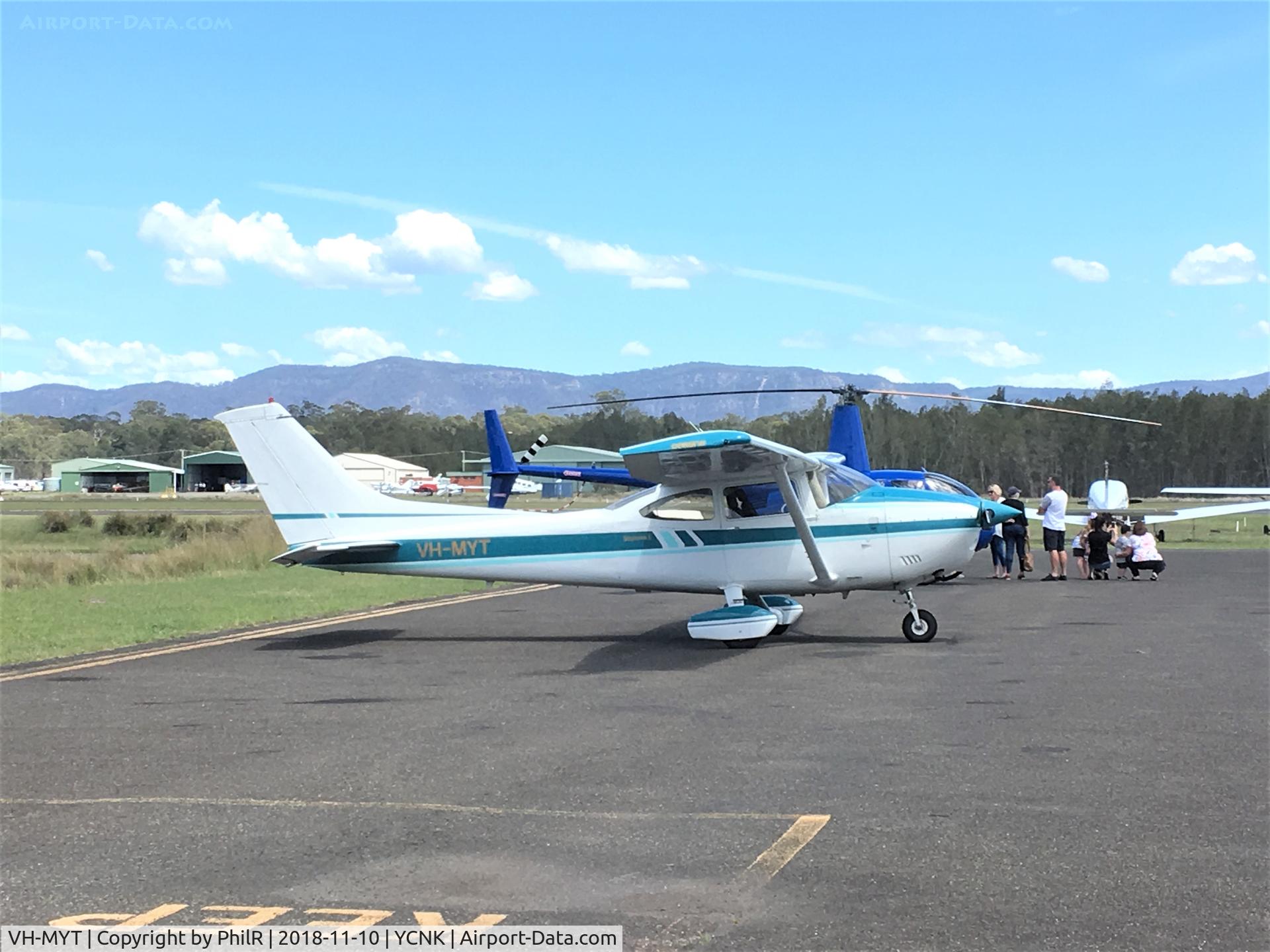 VH-MYT, 1978 Cessna 182Q Skylane, c/n 18266739, VH-MYT 1978 Cessna 182Q Cessnock 