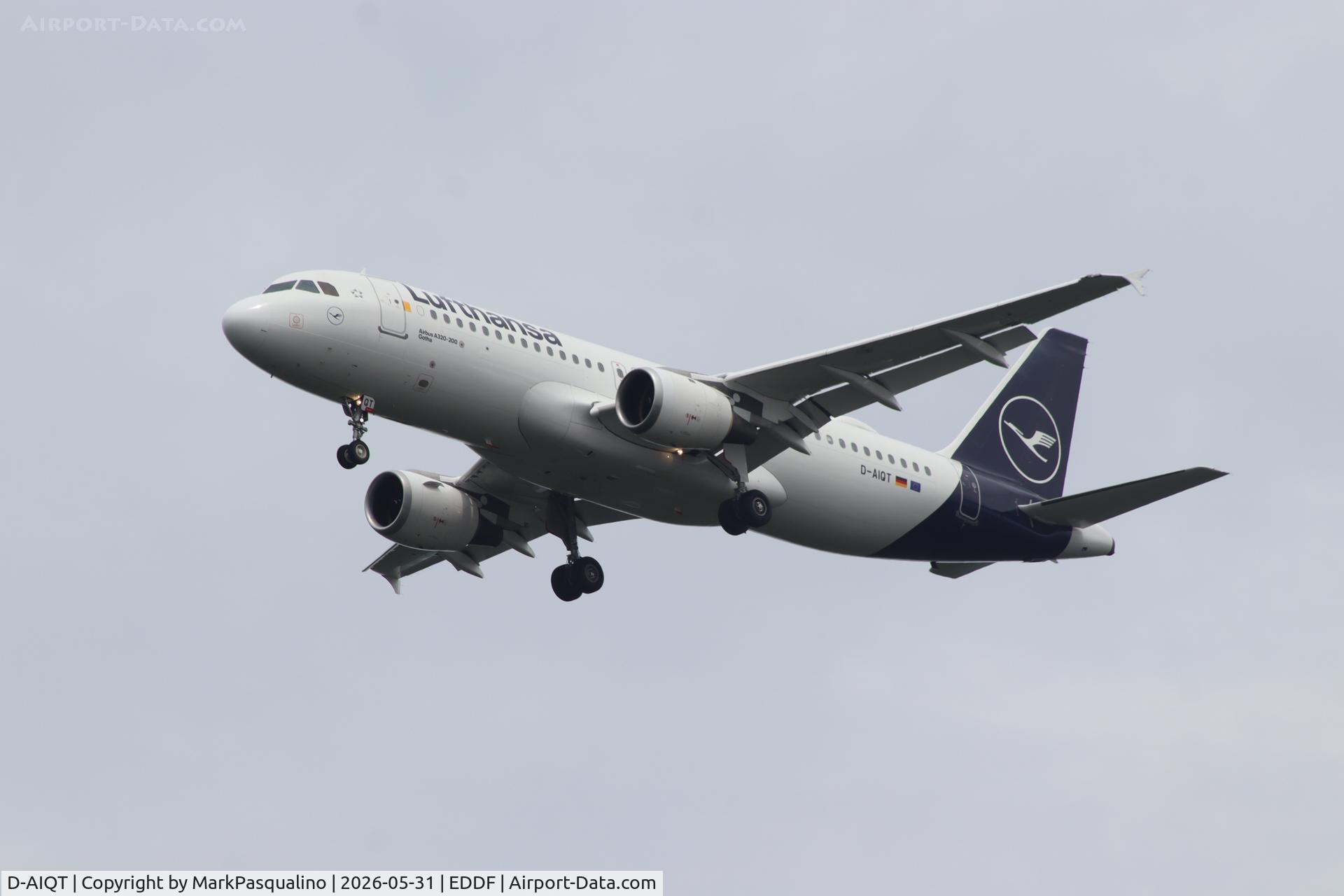 D-AIQT, 2000 Airbus A320-211, c/n 1337, Airbus A320-211