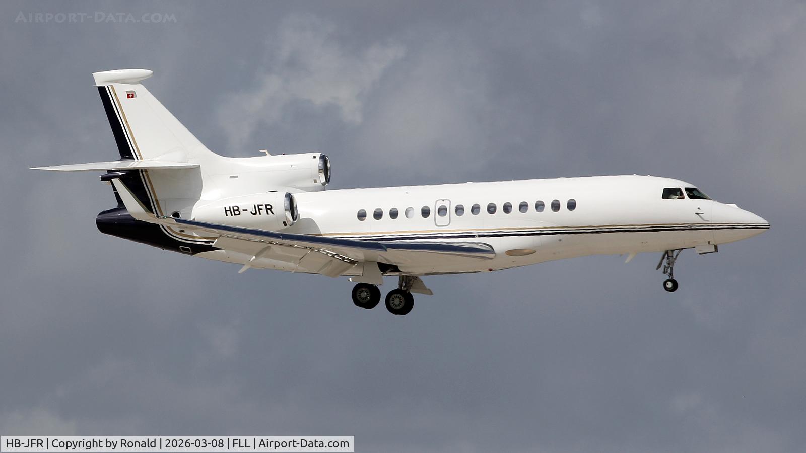 HB-JFR, 2010 Dassault Falcon 7X, c/n 91, at fll