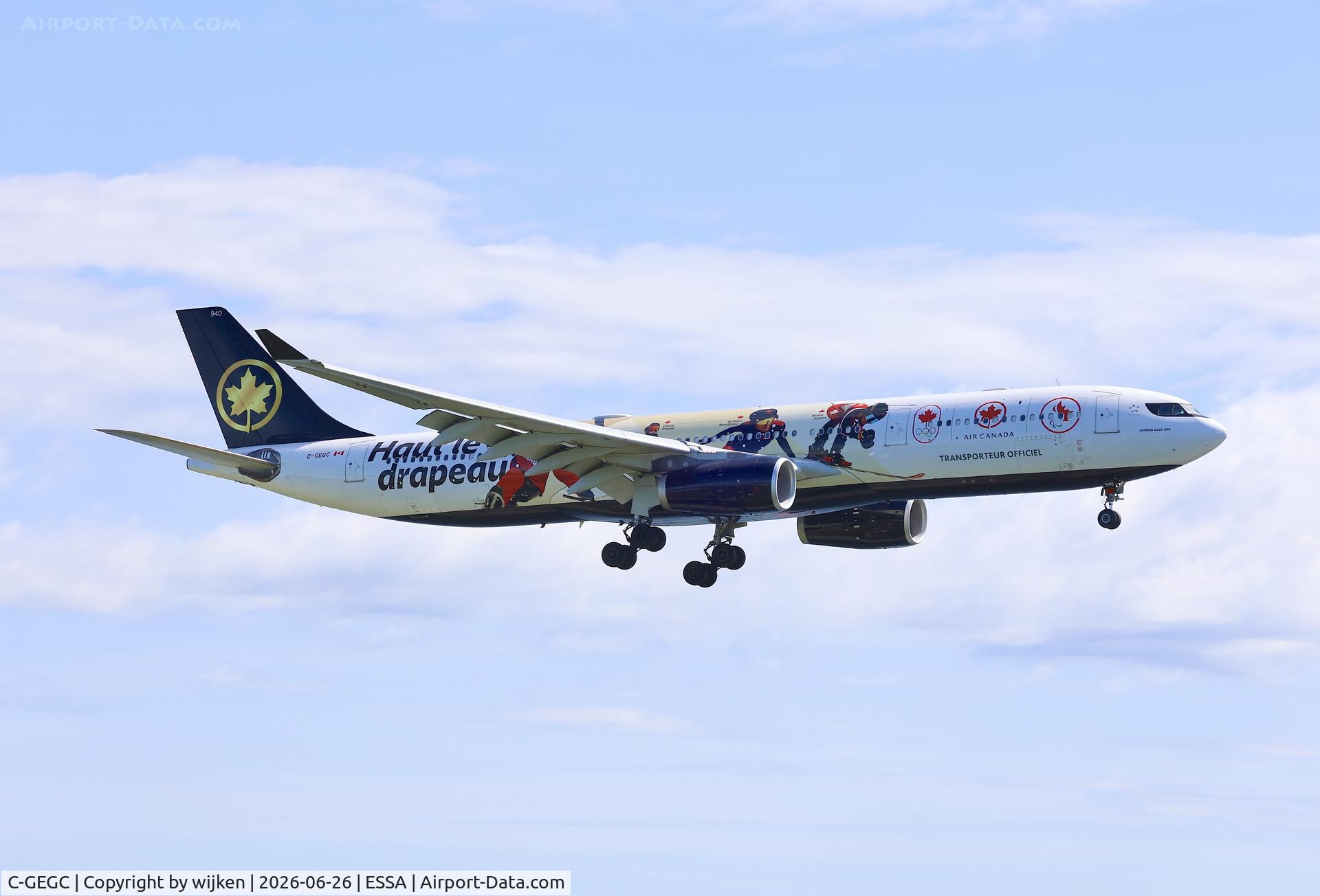 C-GEGC, 2009 Airbus A330-343, c/n 1006, Rwy 19L