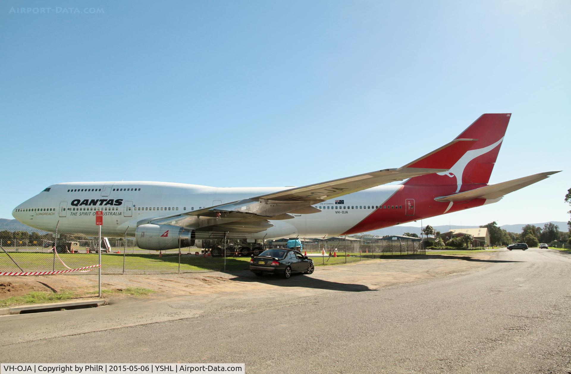 VH-OJA, 1989 Boeing 747-438, c/n 24354, VH-OJA 1989 B747-400 QANTAS HARS Illawarra 
