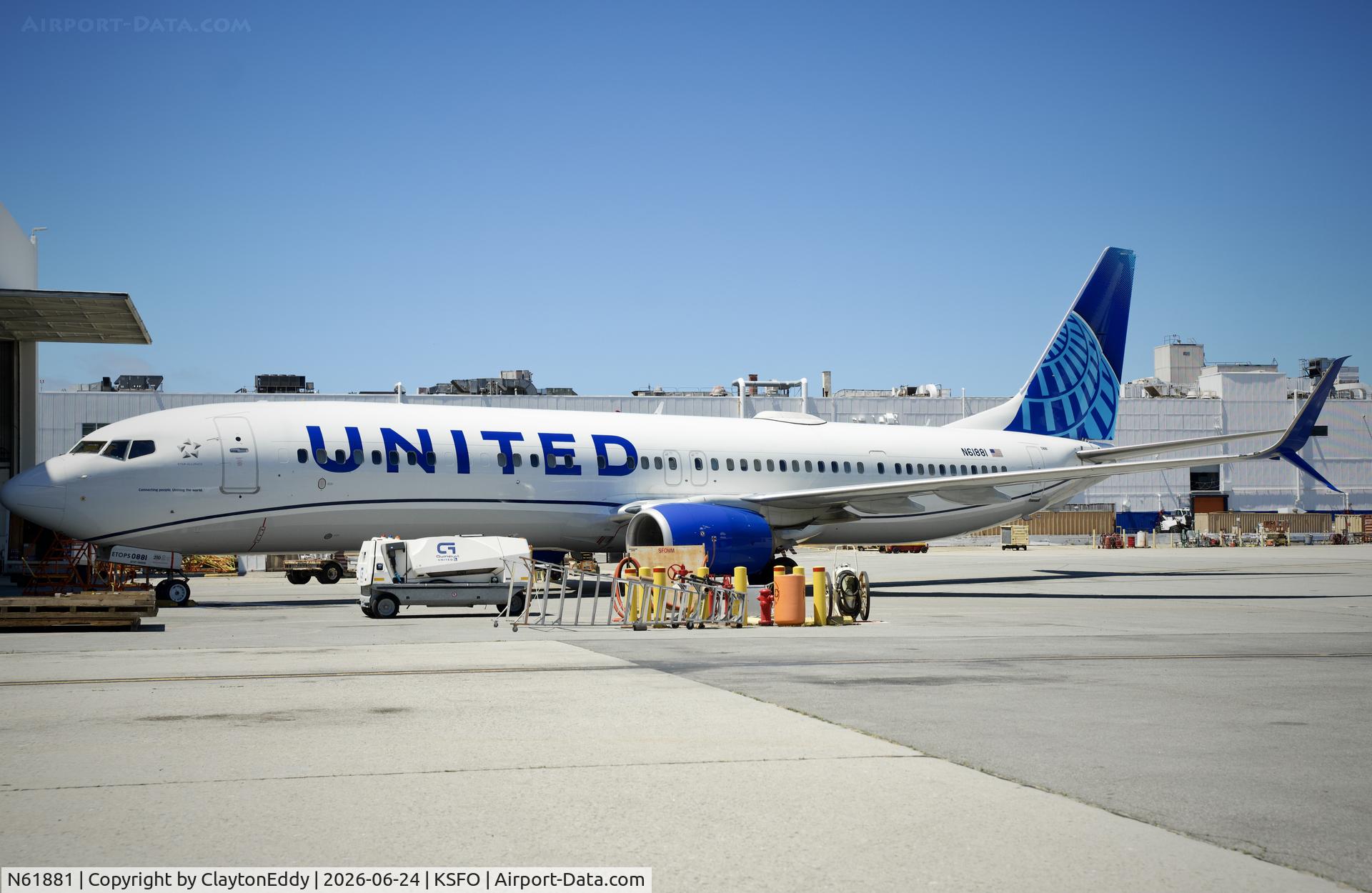 N61881, 2015 Boeing 737-924/ER, c/n 42200 l/n 5408, SFO 2026