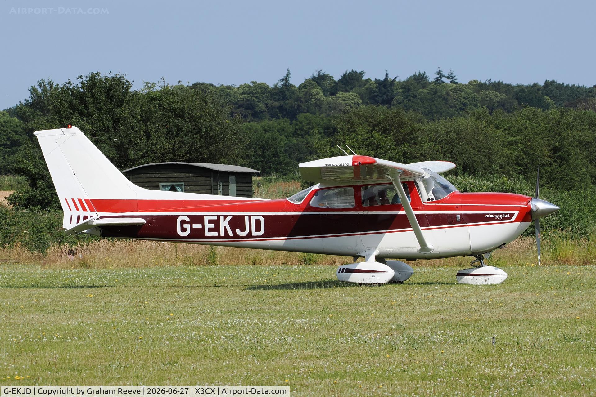 G-EKJD, 1976 Reims  Cessna FR172J Reims Rocket, c/n 0582, About to depart from Northrepps.