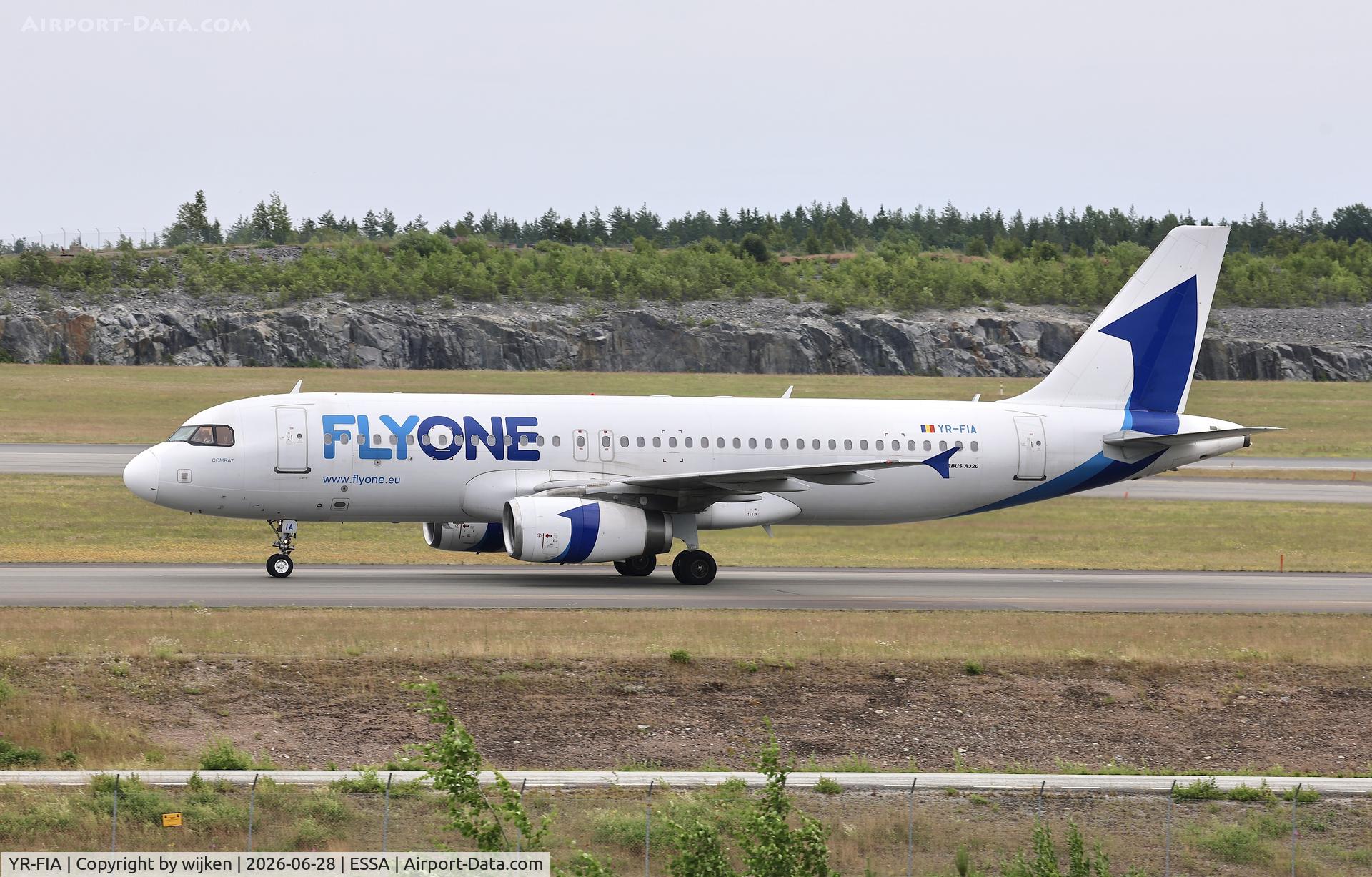 YR-FIA, 2088 Airbus A320-232, c/n 3524, Twy W