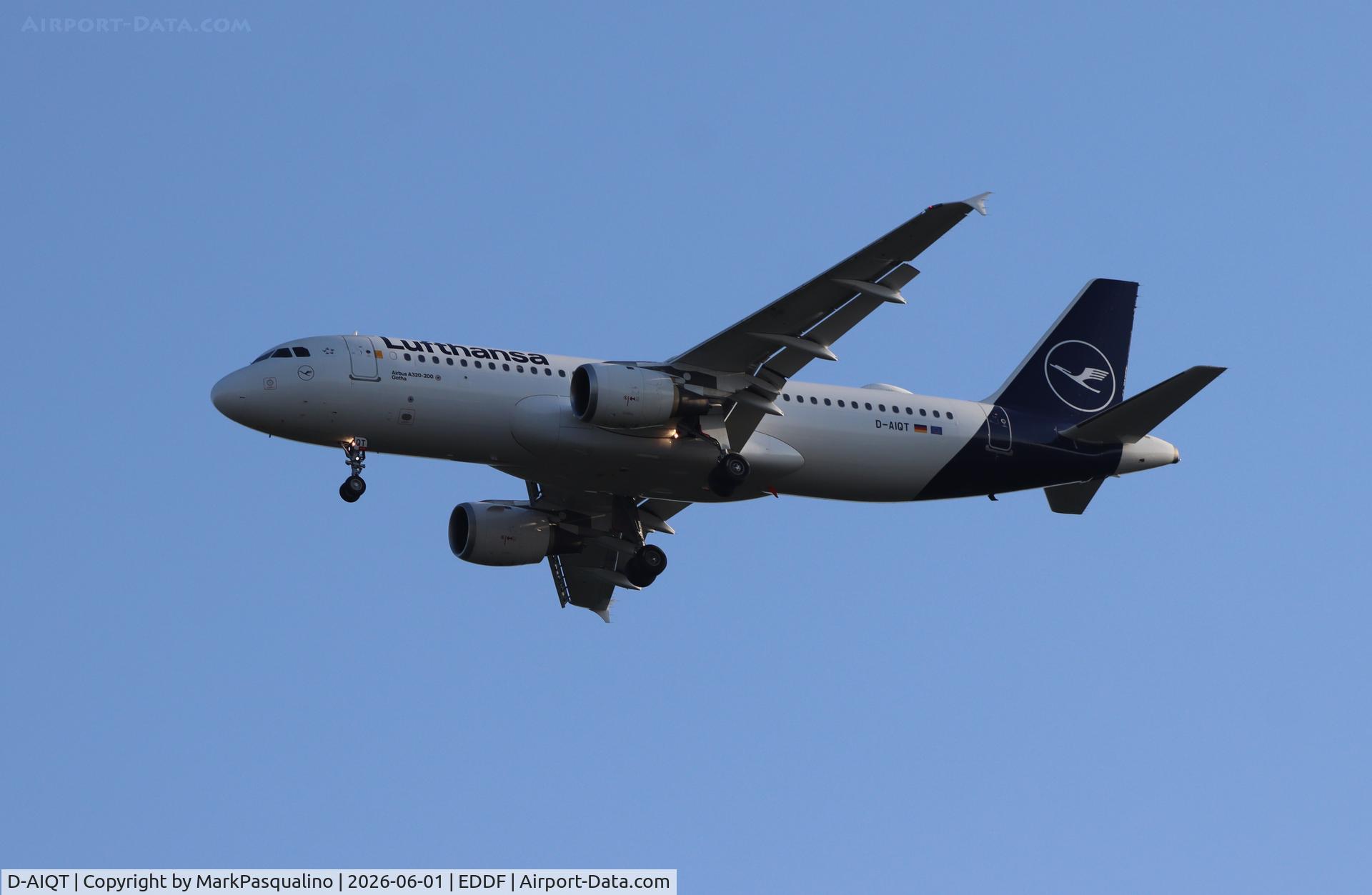 D-AIQT, 2000 Airbus A320-211, c/n 1337, Airbus A320-211