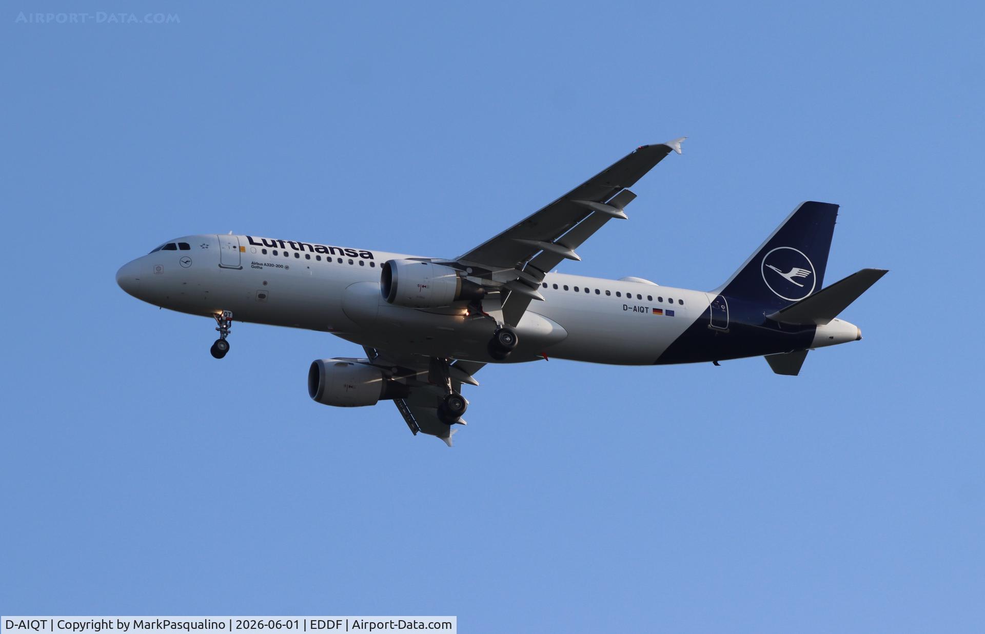 D-AIQT, 2000 Airbus A320-211, c/n 1337, Airbus A320-211