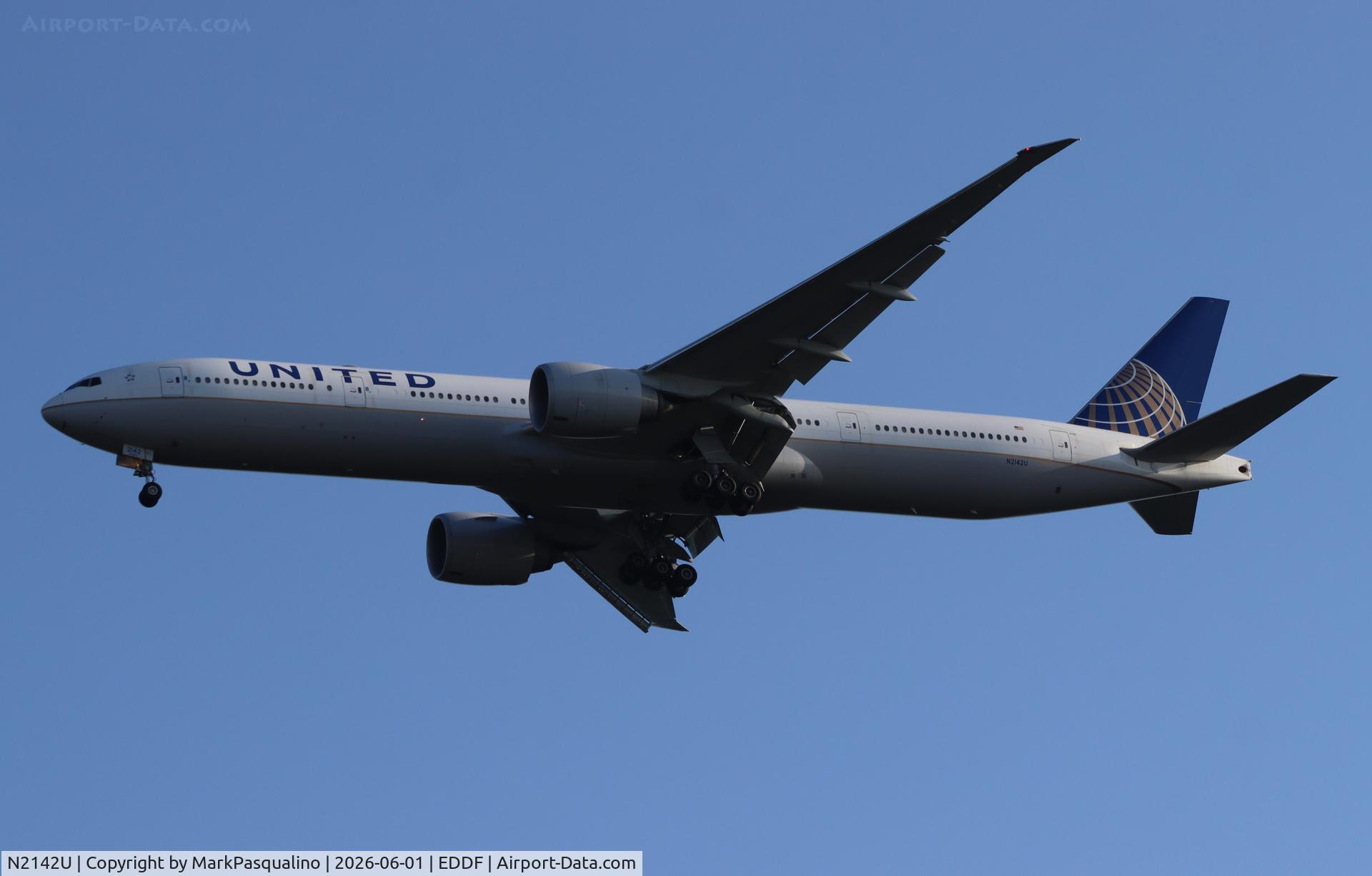 N2142U, 2017 Boeing 777-300/ER, c/n 63722 l/n 1497, Boeing 777-322/ER