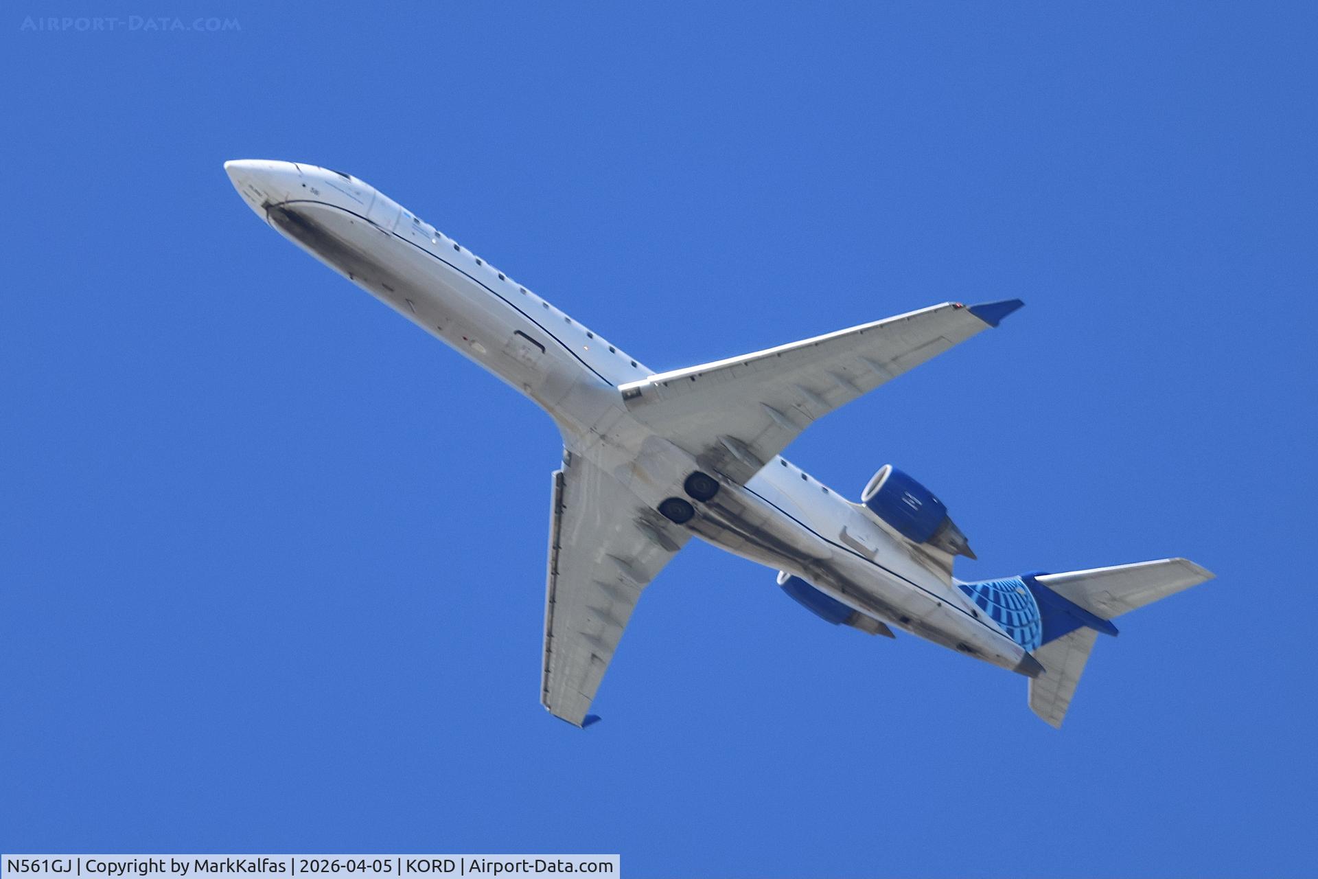 N561GJ, 2002 Bombardier CRJ-700 (CL-600-2C10) Regional Jet, c/n 10070, CRJ7 GoJet / United Express Canadair Regional Jet CRJ-550, N561GJ departing 27L KORD