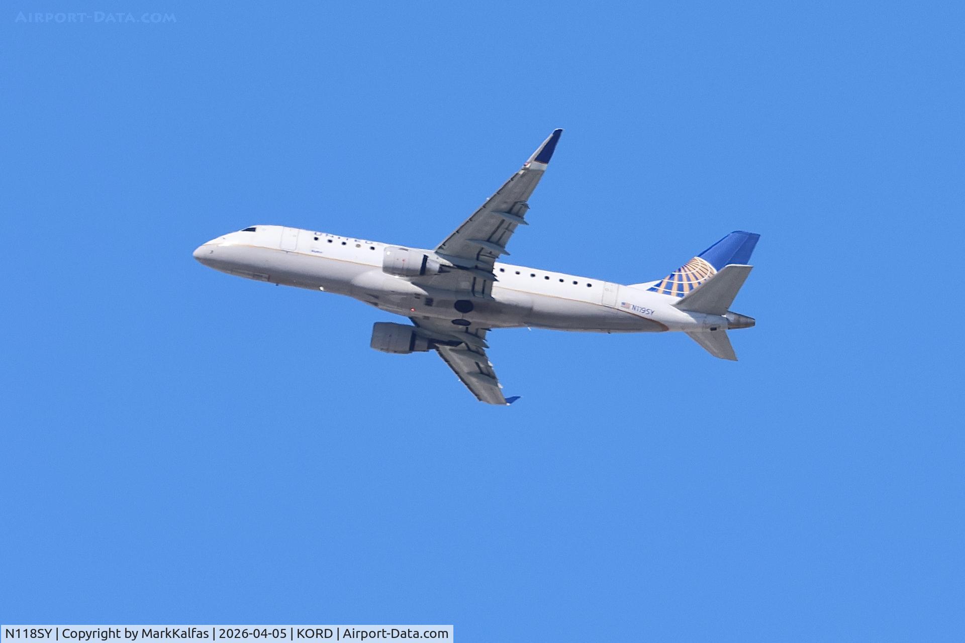 N118SY, 2014 Embraer 175LR (ERJ-170-200LR), c/n 17000420, E75L SkyWest/United Express EMBRAER 175 N119SY departing 27L KORD