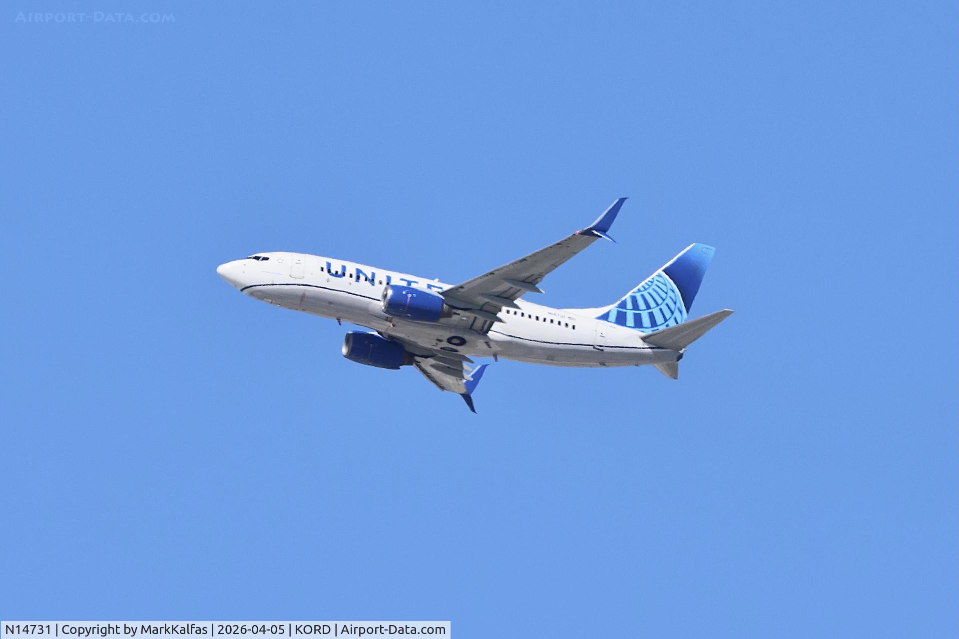 N14731, 1999 Boeing 737-724, c/n 28799, B737 United Airlines Boeing 737-724 N14731 departing 27L KORD