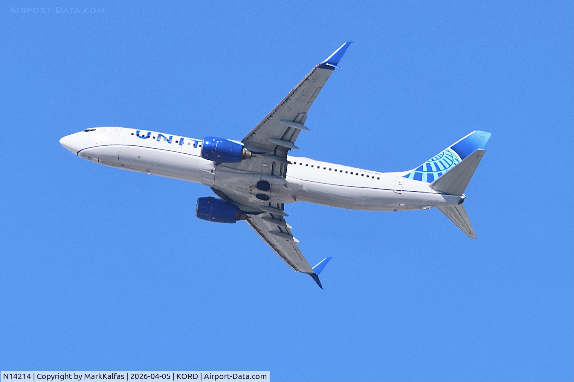 N14214, 1998 Boeing 737-824, c/n 28774, B738 United Airlines Boeing 737-824 N14214 departing 27L KORD