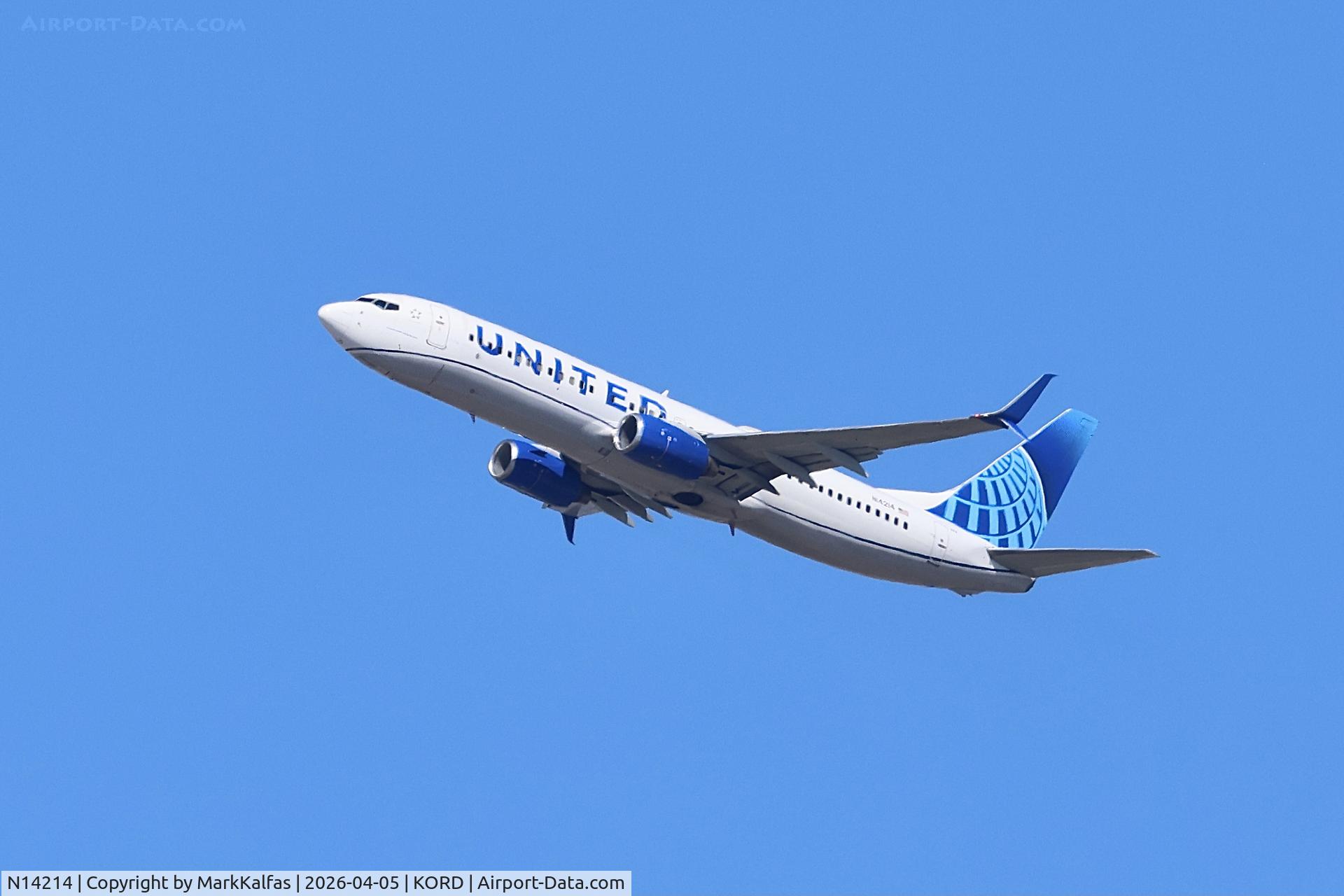 N14214, 1998 Boeing 737-824, c/n 28774, B738 United Airlines Boeing 737-824 N14214 departing 27L KORD