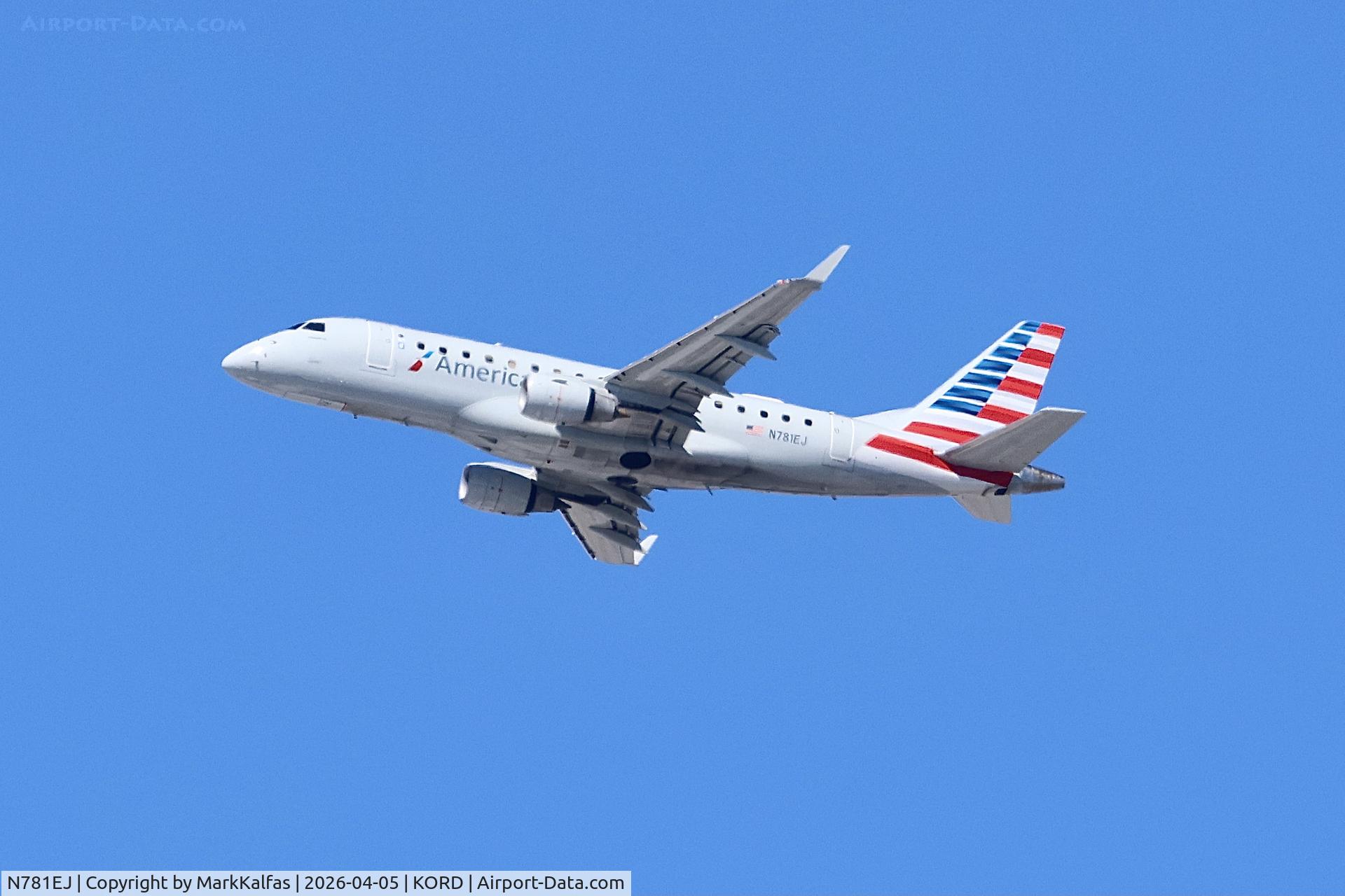 N781EJ, 2006 Embraer 170SU (ERJ-170-100SU), c/n 17000148, E170 Envoy / American Eagle Embraer ERJ-170 N781EJ departing 27L KORD