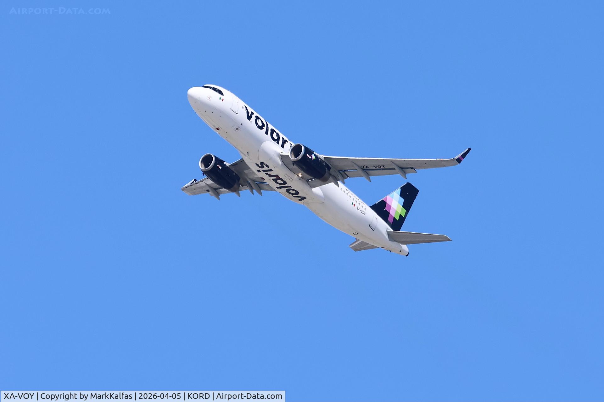 XA-VOY, 2013 Airbus A320-233, c/n 5793, A320 Volaris Airbus A320-233 XA-VOY departing 27L KORD