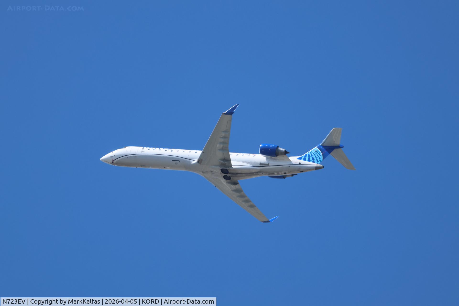 N723EV, 2004 Bombardier CRJ-701 (CL-600-2C10) Regional Jet, c/n 10132, CRJ7 SkyWest / United Express Bombardier CRJ-550 N723EV departing 27L.