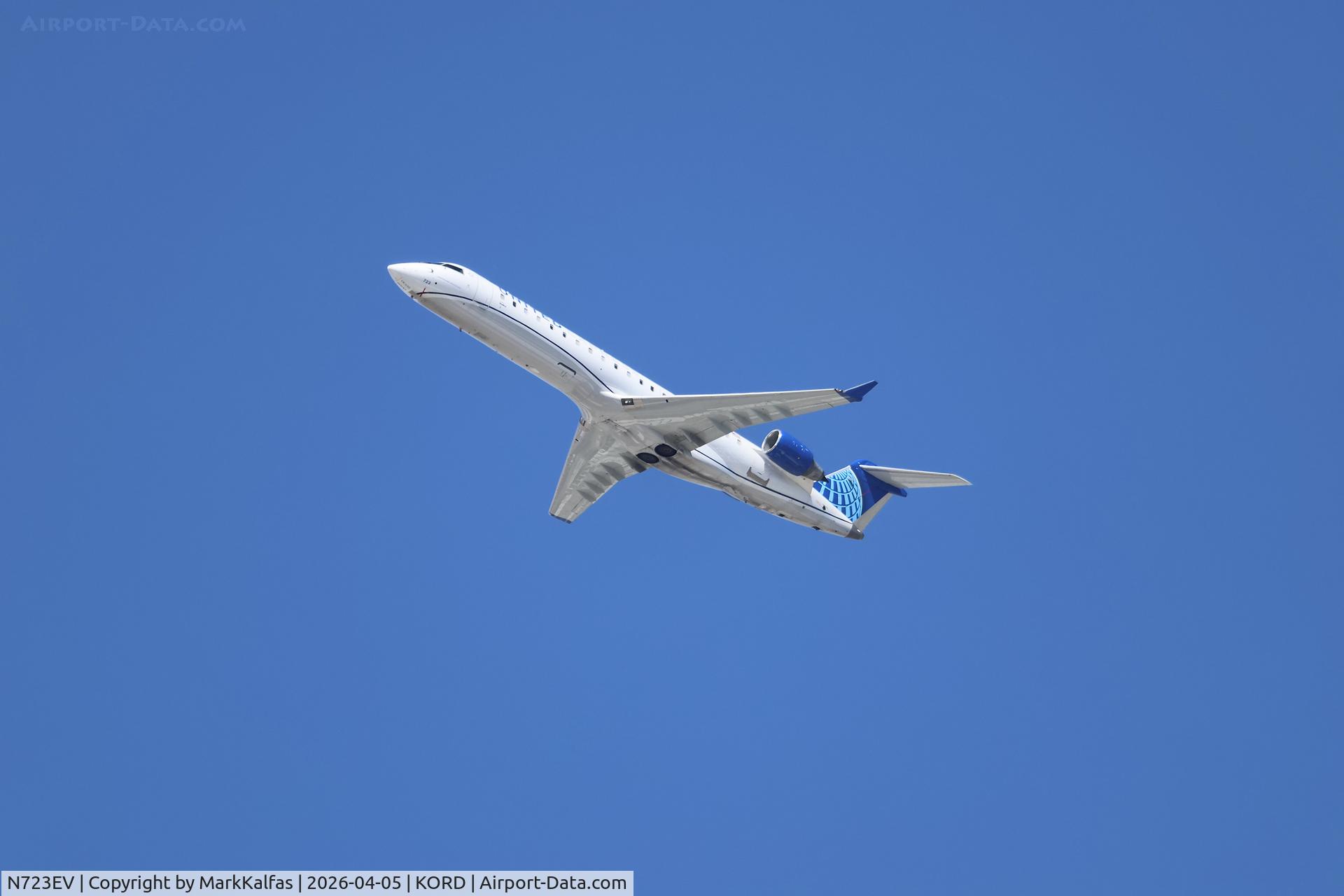 N723EV, 2004 Bombardier CRJ-701 (CL-600-2C10) Regional Jet, c/n 10132, CRJ7 SkyWest / United Express Bombardier CRJ-550 N723EV departing 27L.