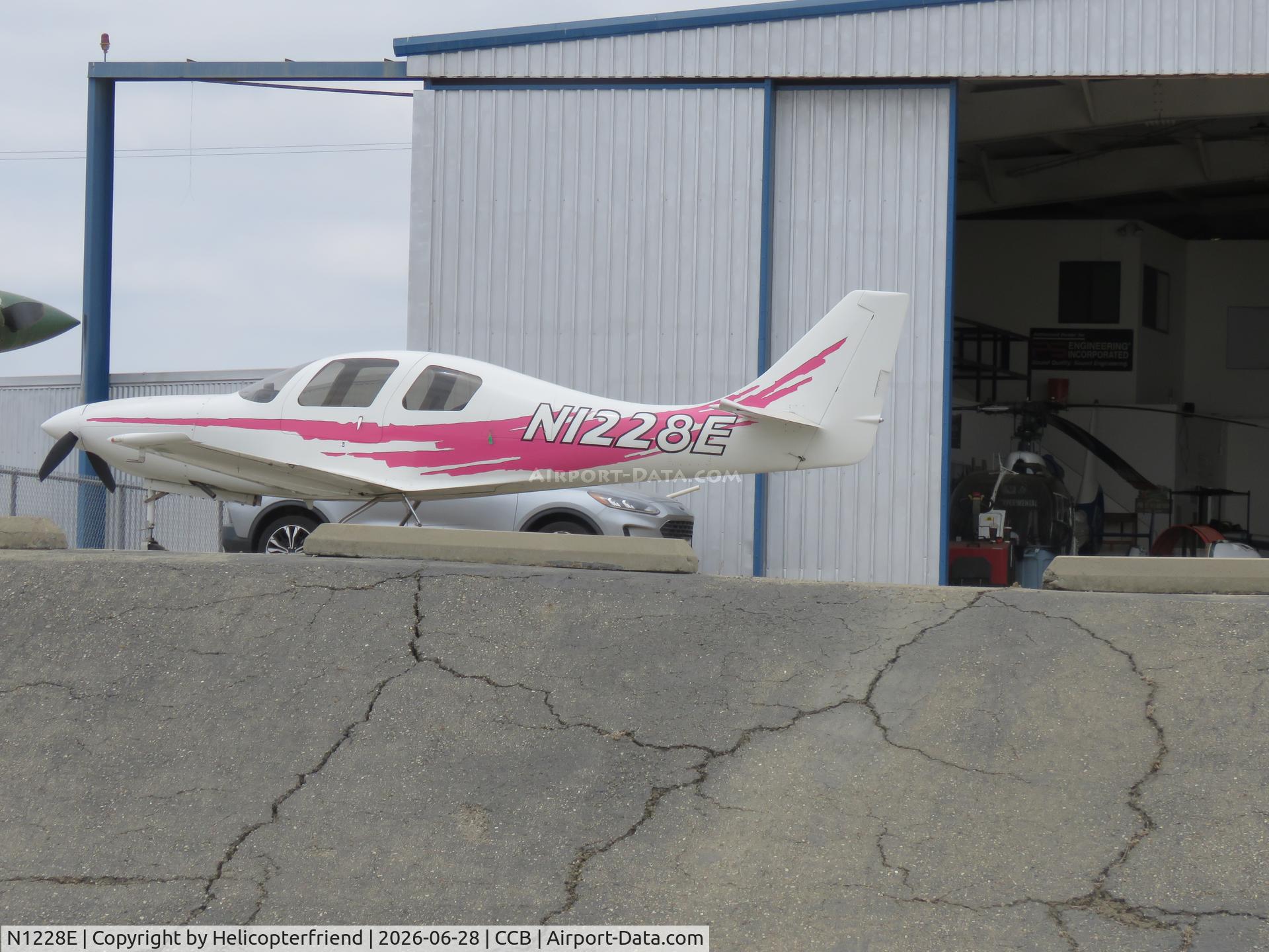 N1228E, 1998 Lancair IV, c/n LIV190, Parked by paint shop