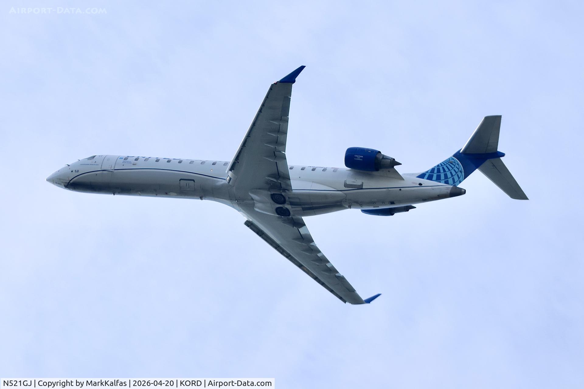 N521GJ, Bombardier CRJ-702ER NG (CL-600-2C10) Regional Jet, c/n 10282, CRJ7 SkyWest /United Express Canadair Regional Jet N521GJ CRJ-550 departing 28R KORD