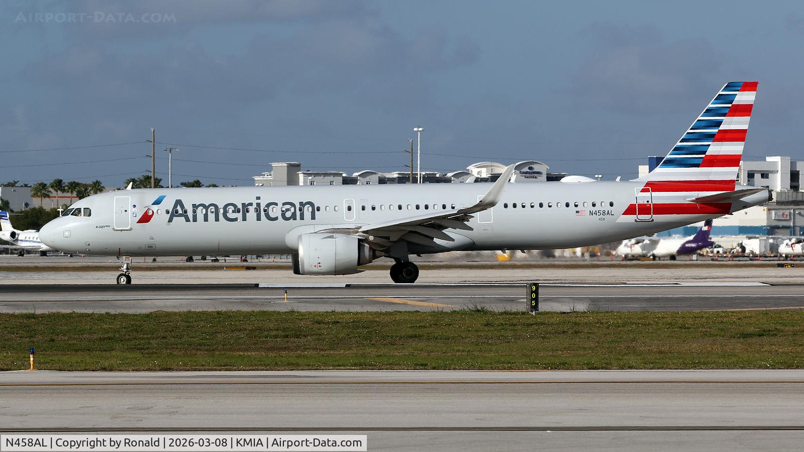 N458AL, 2022 Airbus A321-253NX, c/n 10819, at mia