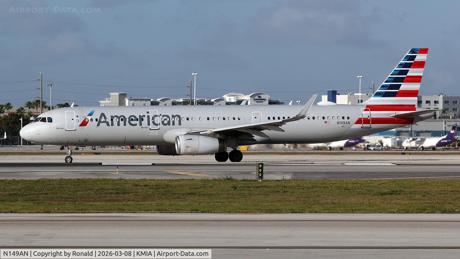 N149AN, 2015 Airbus A321-231, c/n 6812, at mia