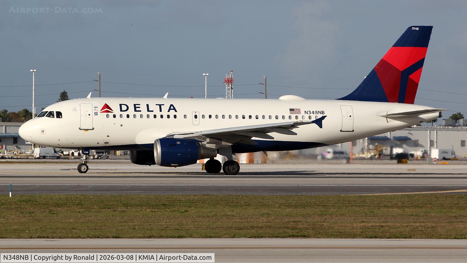 N348NB, 2002 Airbus A319-114, c/n 1810, at mia