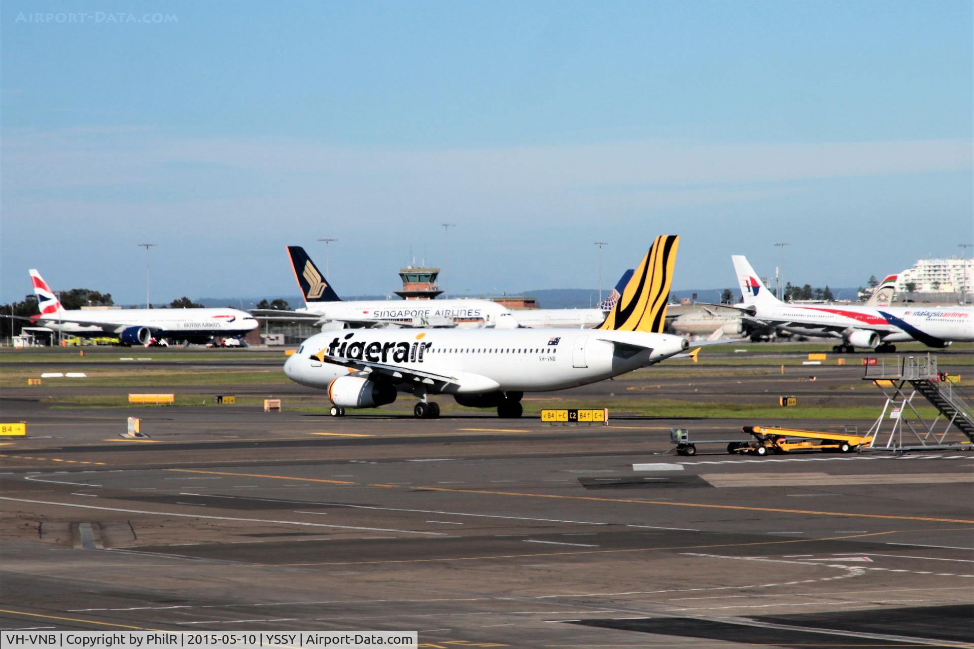 VH-VNB, 2006 Airbus A320-232, c/n 2906, VH-VNB 2007 A320-200 Tigerair SYD 