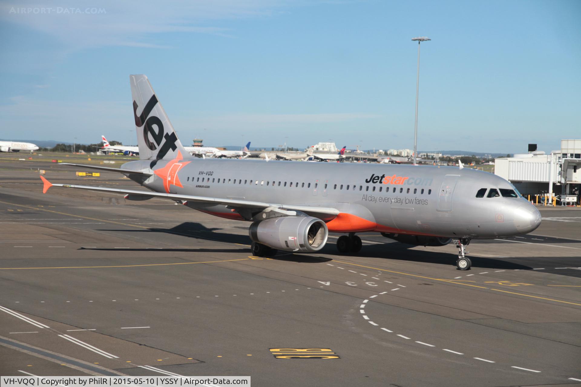 VH-VQQ, 2000 Airbus A320-232, c/n 2537, VH-VQQ 2005 A320-200 Jetstar SYD 
