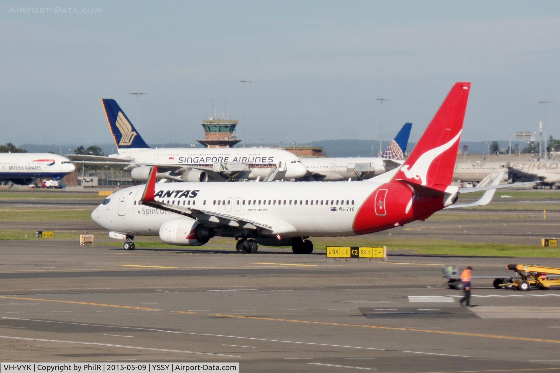 VH-VYK, 2005 Boeing 737-838, c/n 34183, VH-VYK 2005 B737-800 QANTAS SYD 
