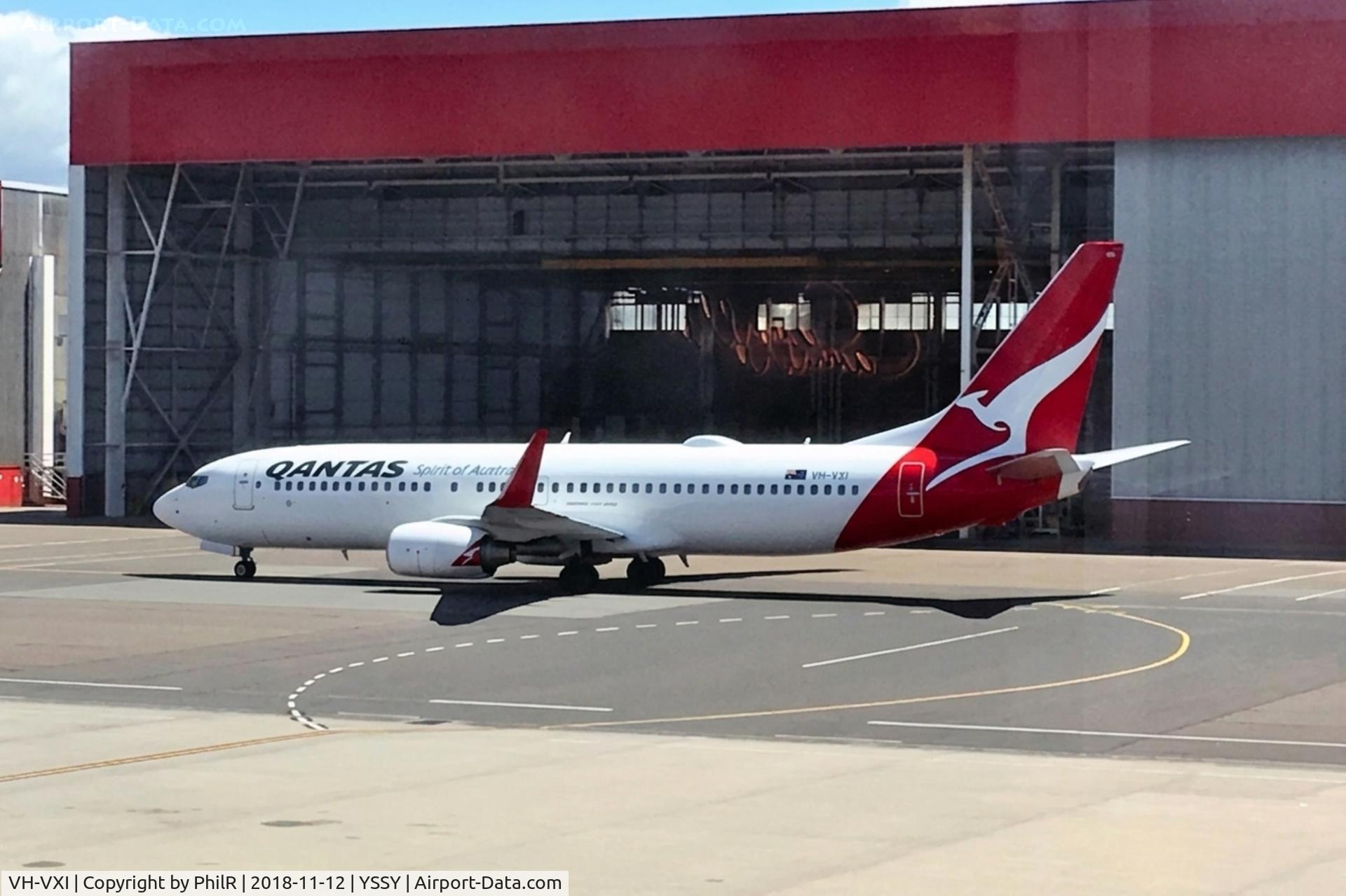VH-VXI, 2002 Boeing 737-838, c/n 33479, VH-VXI 2002 B737-800 QANTAS Sydney 