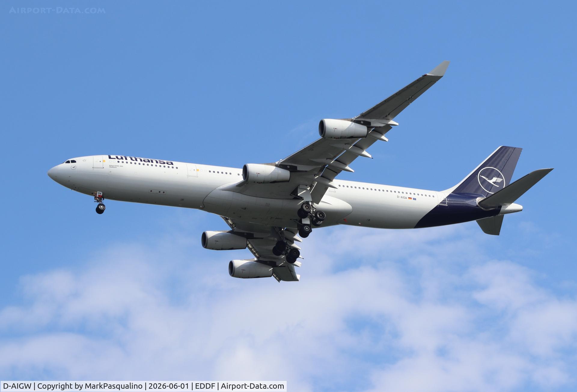 D-AIGW, 2000 Airbus A340-313X, c/n 327, Airbus A330-313X