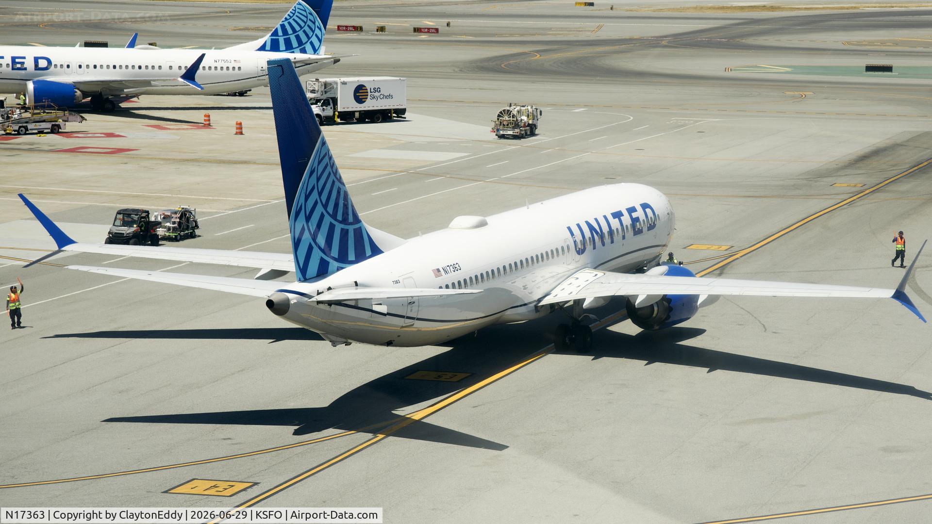 N17363, 2025 Boeing 737 MAX 8, c/n 67629 l/n 9061, Sky Terrace SFO 2026