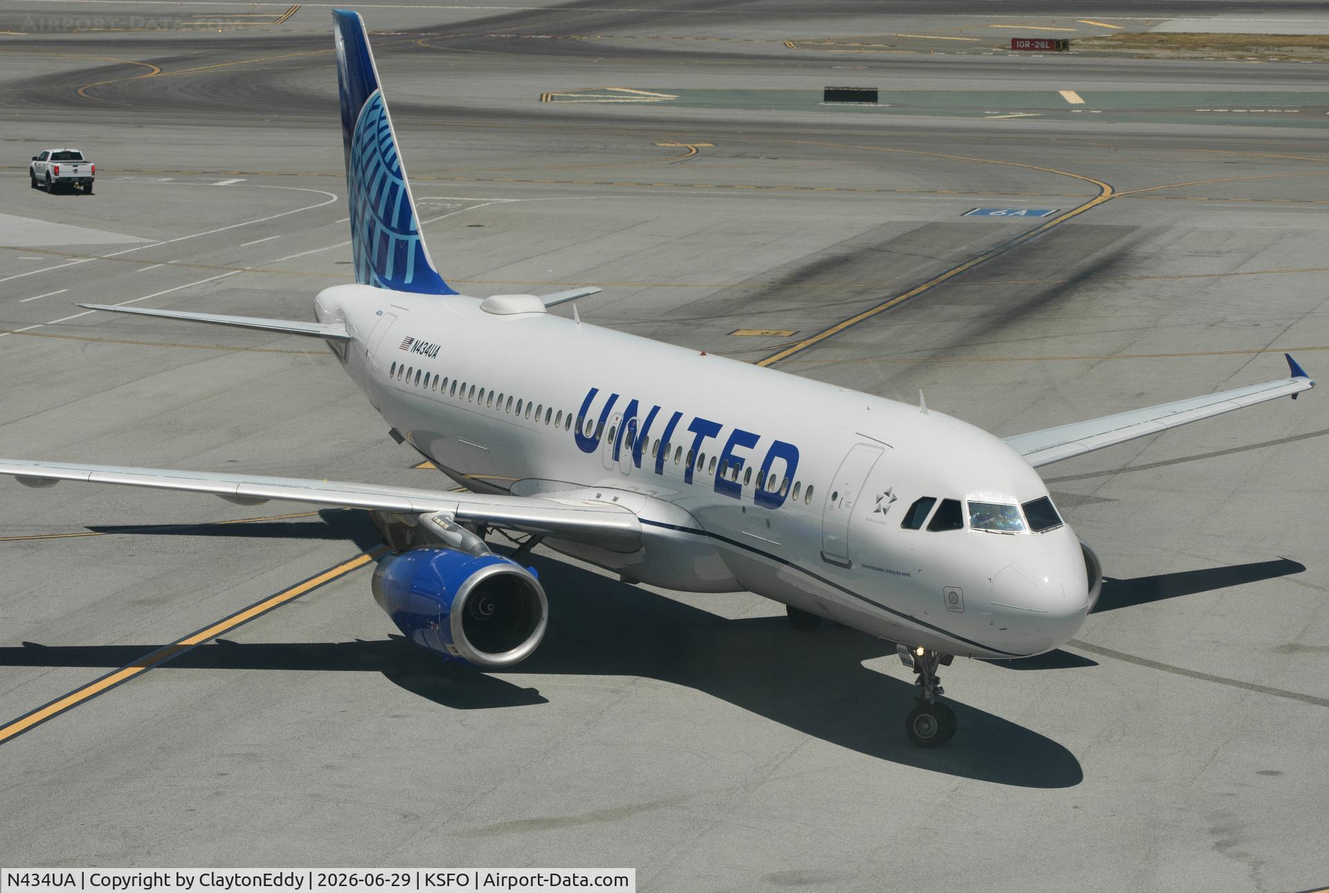 N434UA, 1996 Airbus A320-232, c/n 592, Sky Terrace SFO 2026