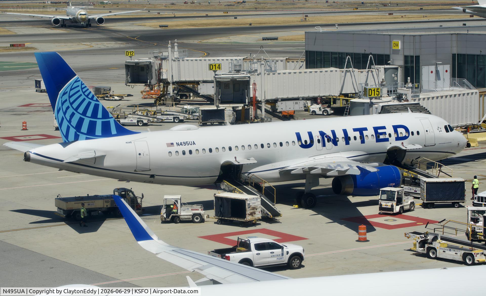N495UA, 2002 Airbus A320-232, c/n 1842, Sky Terrace SFO 2026