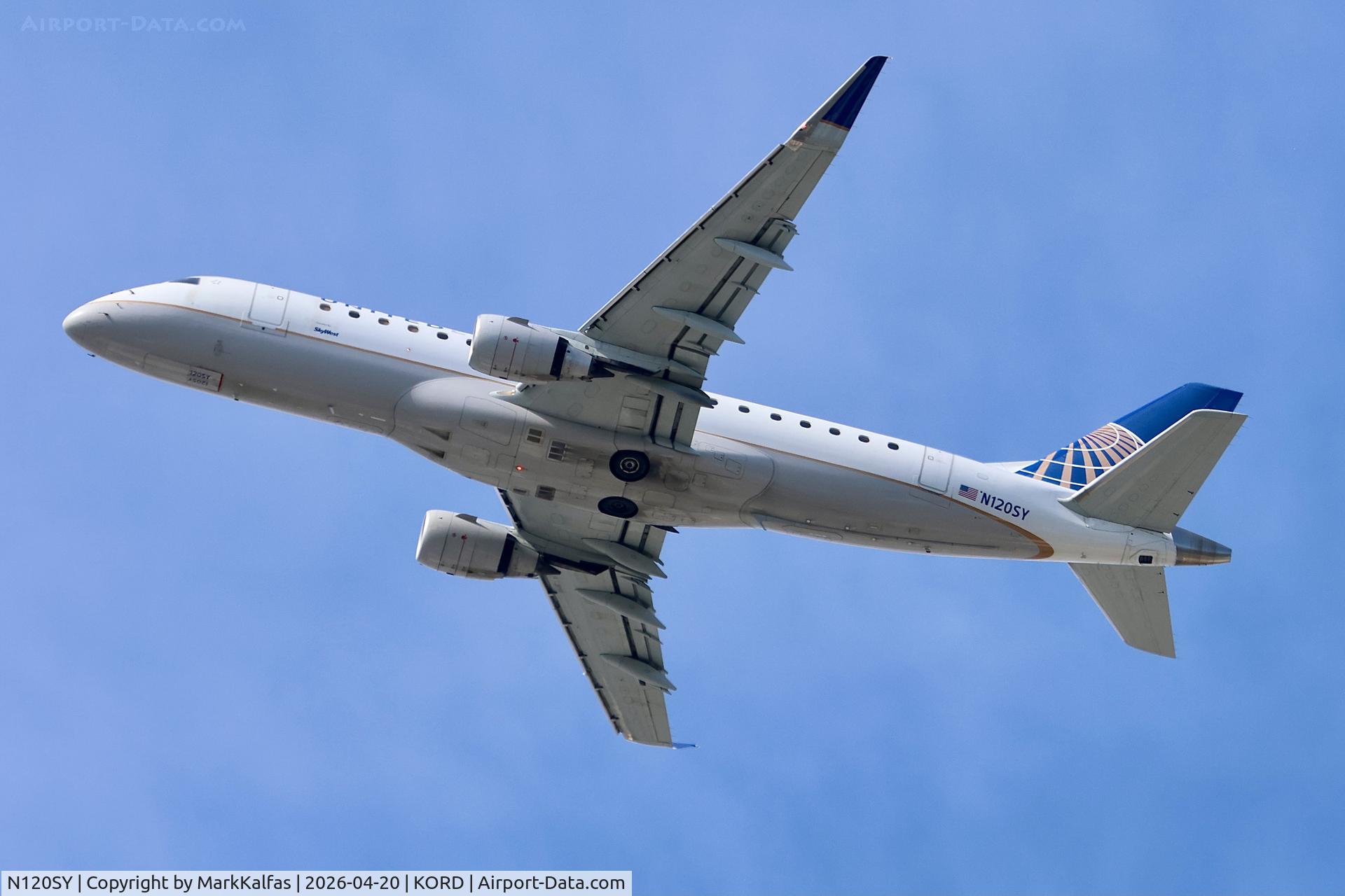 N120SY, 2014 Embraer 175LR (ERJ-170-200LR), c/n 17000425, E75L SkyWest / United Express Embraer Embraer 175LR , N120SY departing 28R KORD