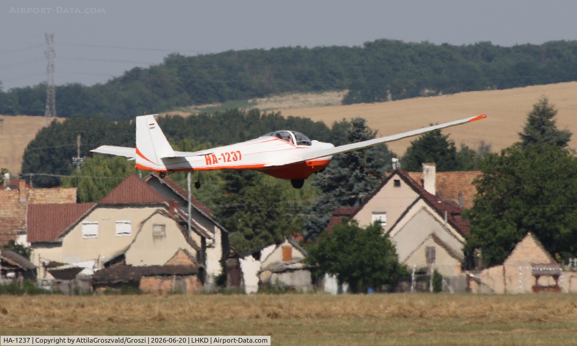 HA-1237, 2006 Scheibe SF-25C Falke, c/n 44323 l/n 9, LHKD - Kecskéd Airport, Hungary