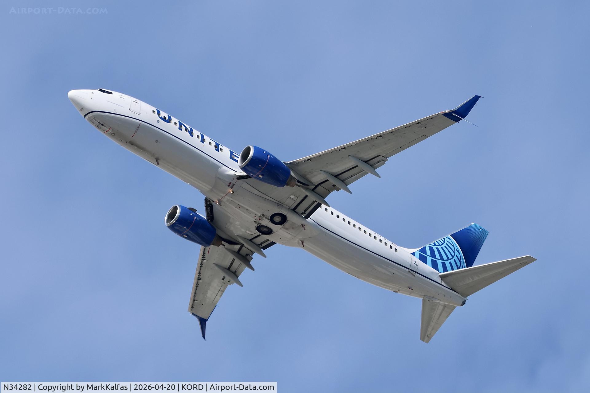 N34282, 2004 Boeing 737-824, c/n 31634, B738 United Boeing 737-824 N34282 departing 28R KORD,