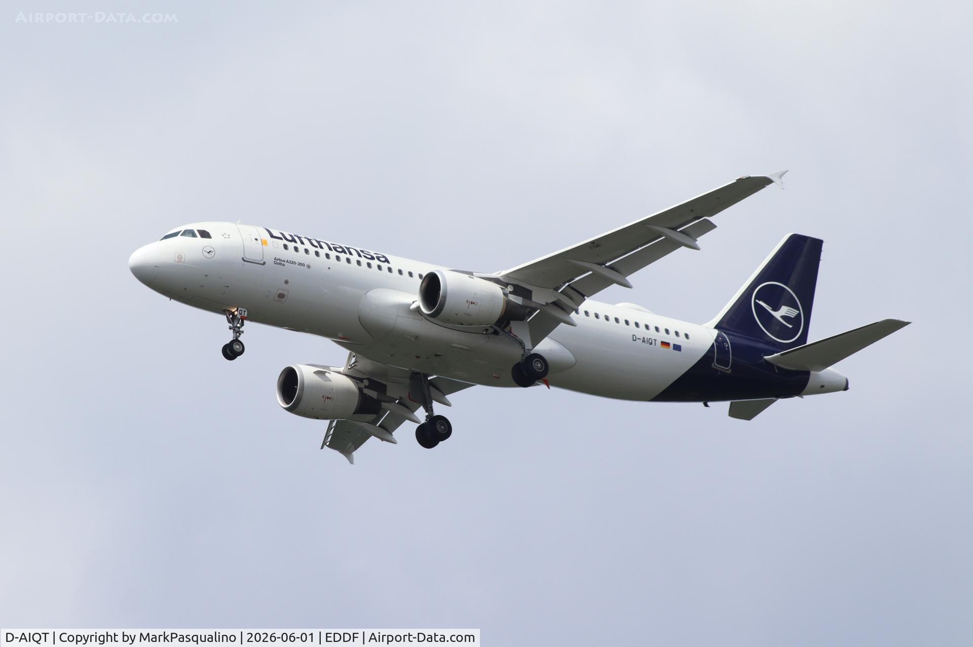 D-AIQT, 2000 Airbus A320-211, c/n 1337, Airbus A320-211