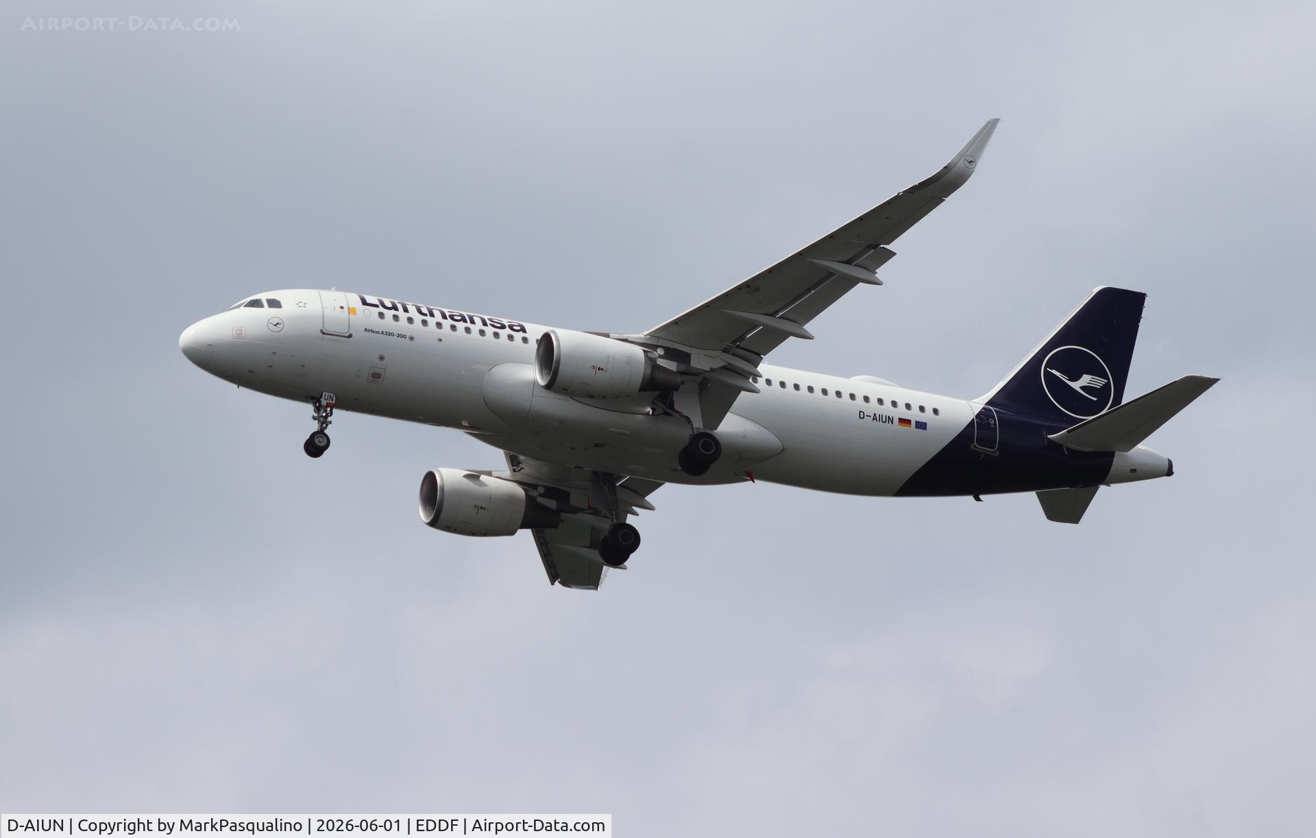 D-AIUN, 2015 Airbus A320-214, c/n 6549, Airbus A320-214