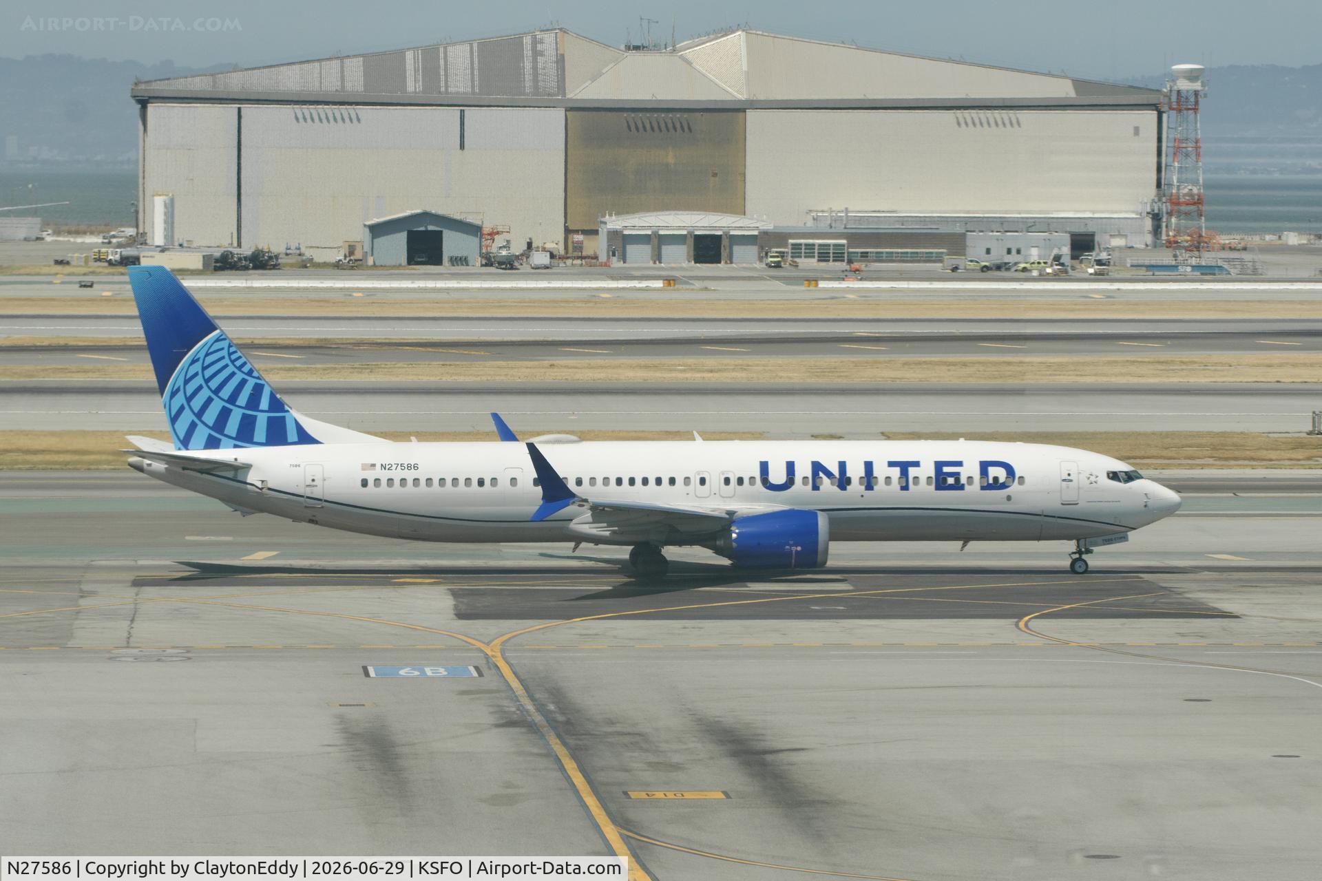 N27586, 2024 Boeing 737 MAX 9, c/n 67739 l/n 8985, Sky Terrace SFO 2026